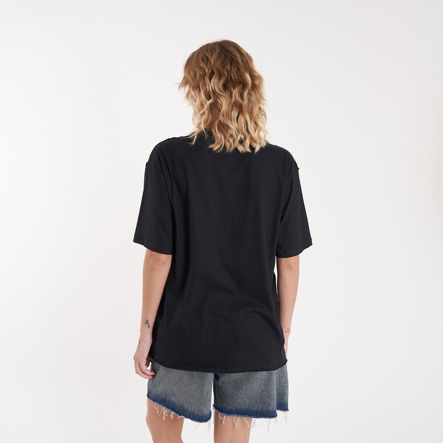 Remera Mc Vulk Hall Tee Black