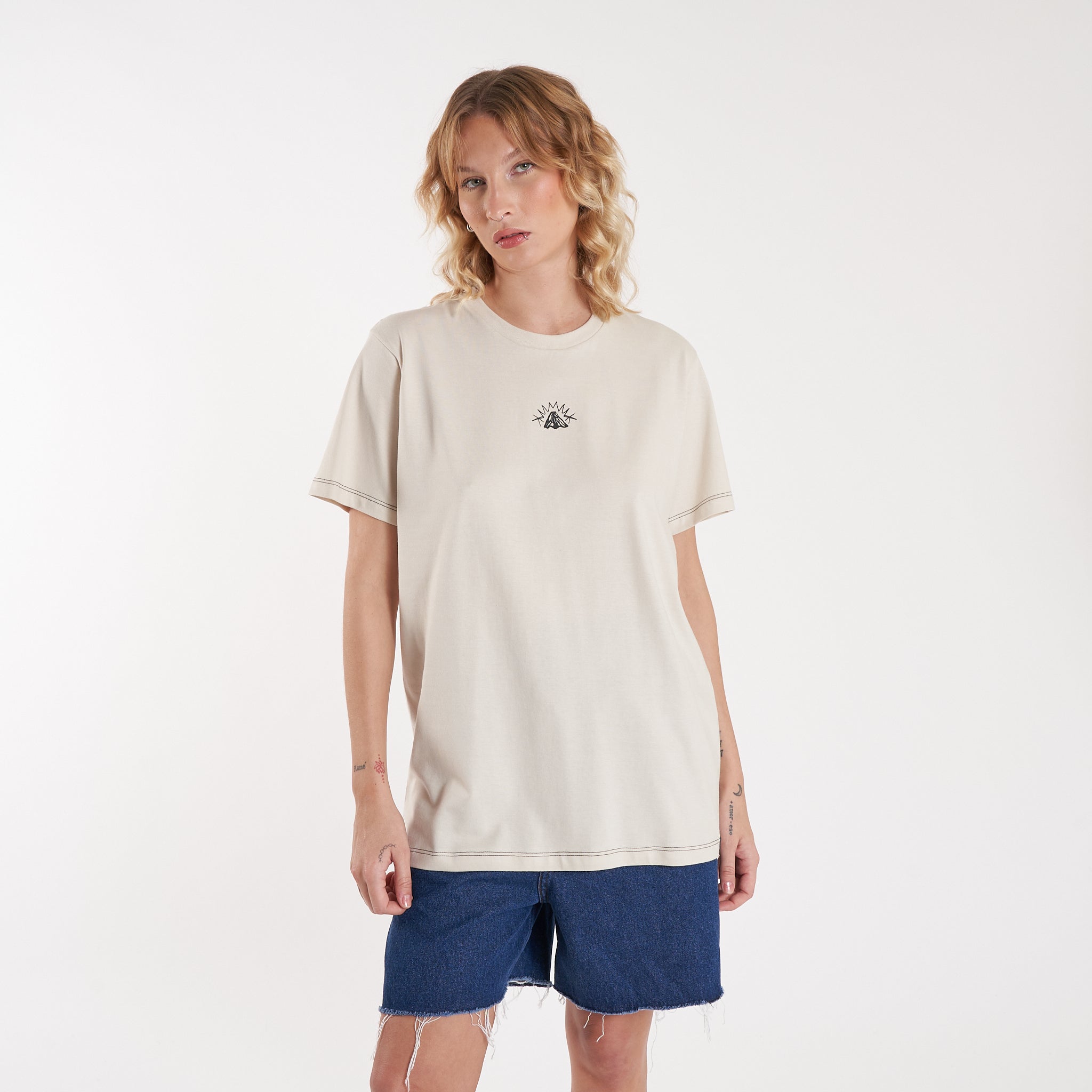 Remera Mc Vulk Volcano Tee Cream