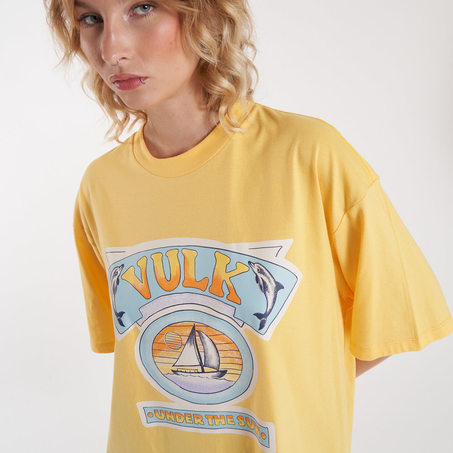 Remera Mc Vulk Dolphin Tee Yellow