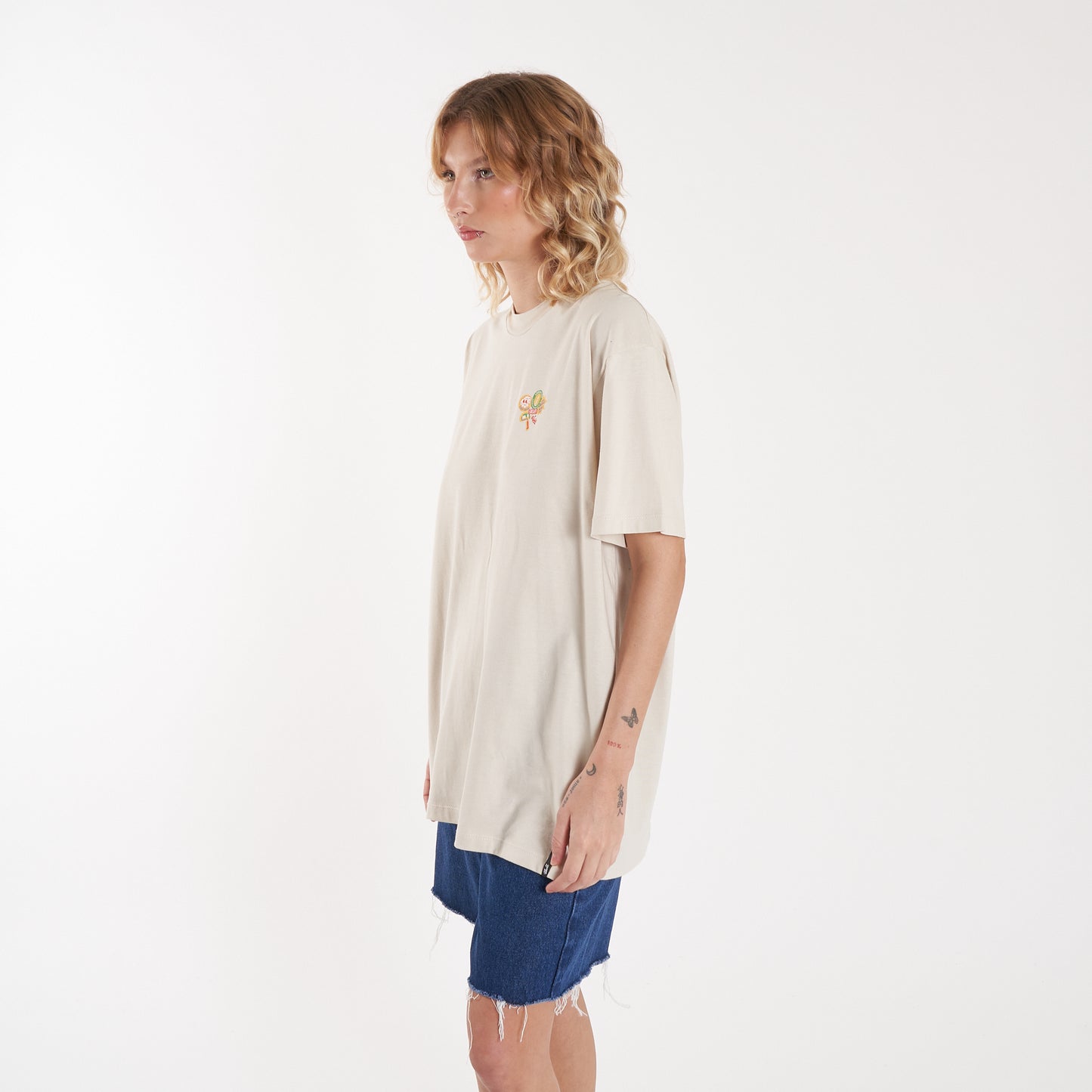 Remera Mc Vulk Support Tee Cream