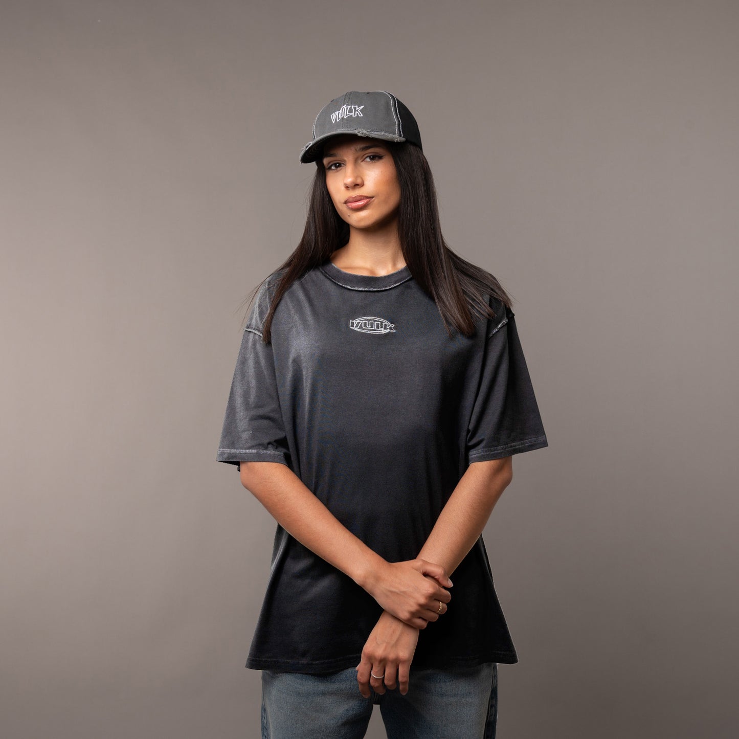 Remera Vulk Gotie Off Black