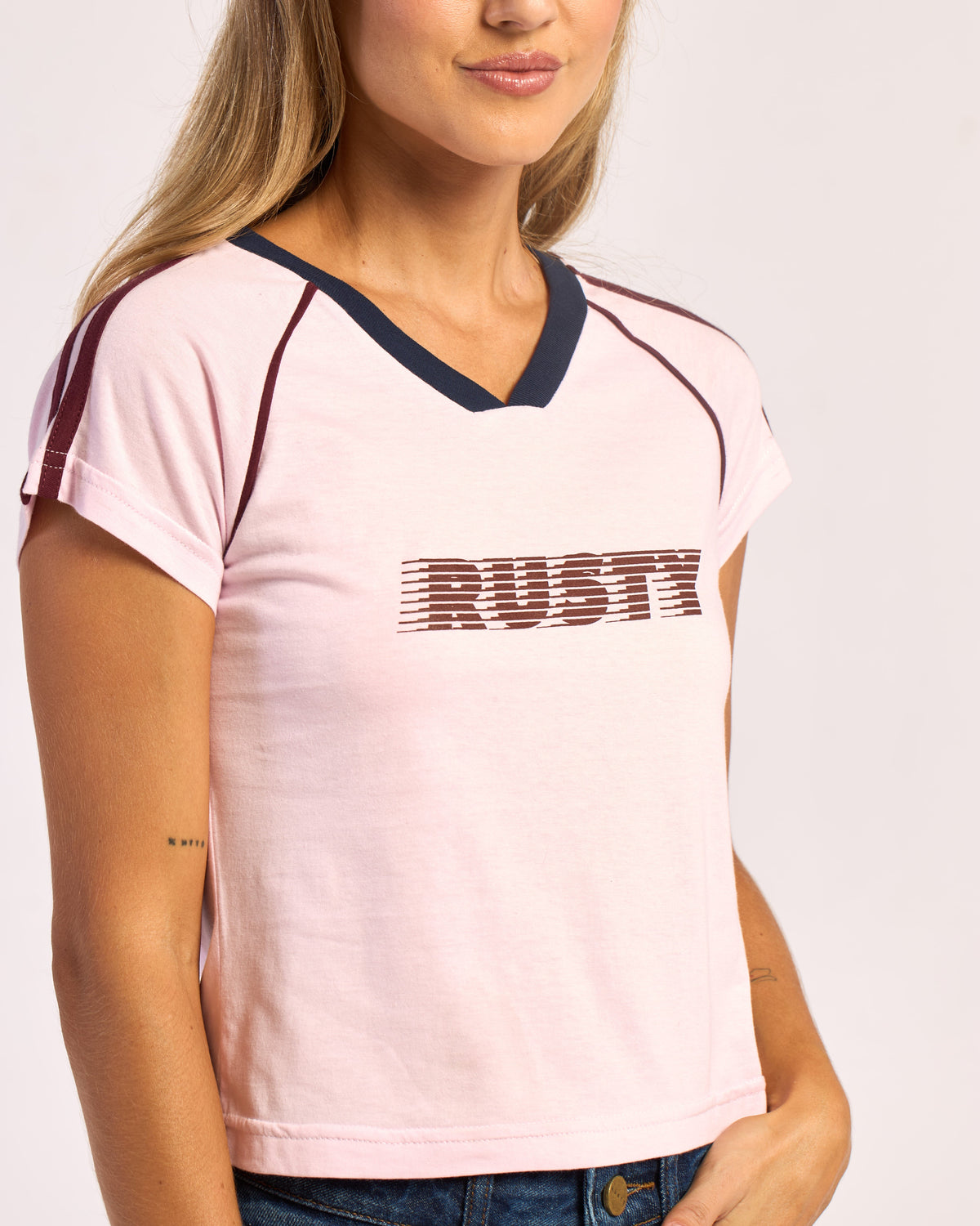 Remera Mc Rusty Retro League Baby Tee Ld Pink A Boo