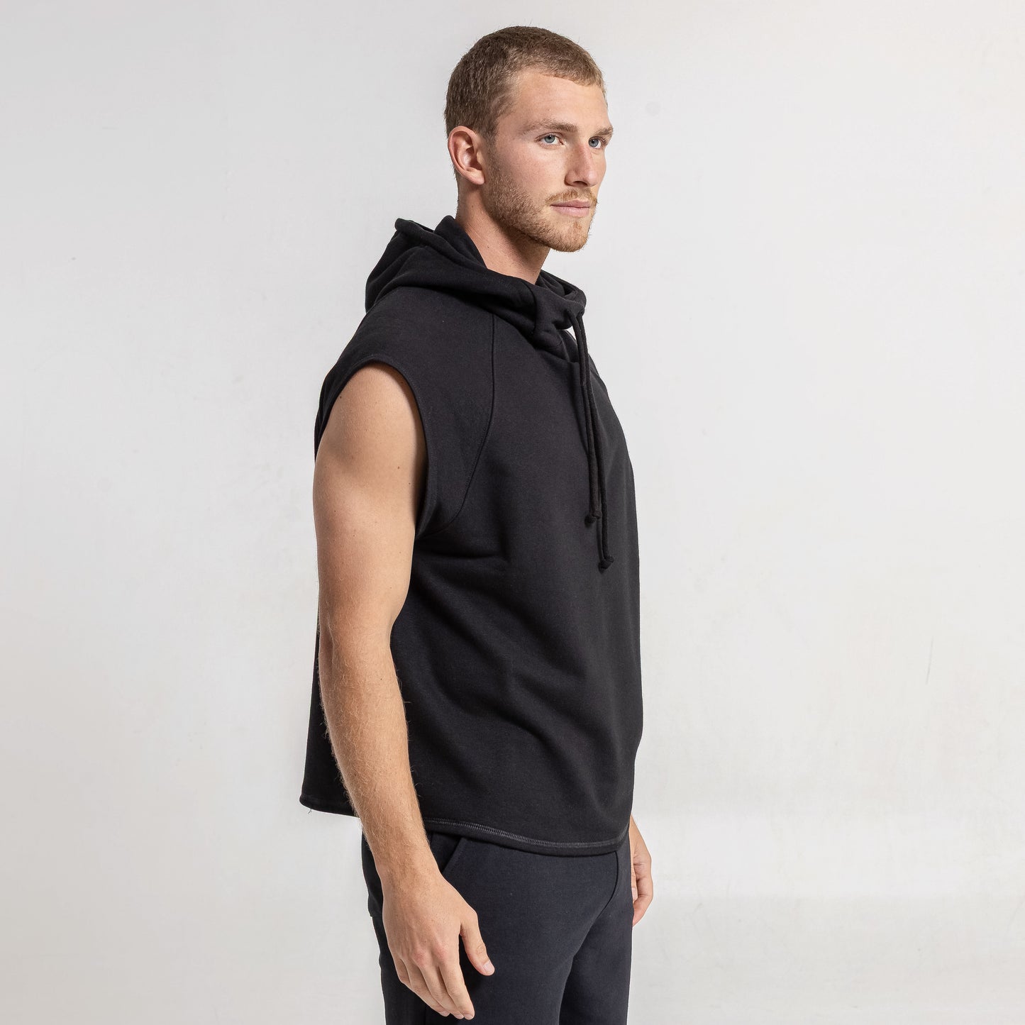 Musculosa Rusty Essential Sleeveless Hoodie Black