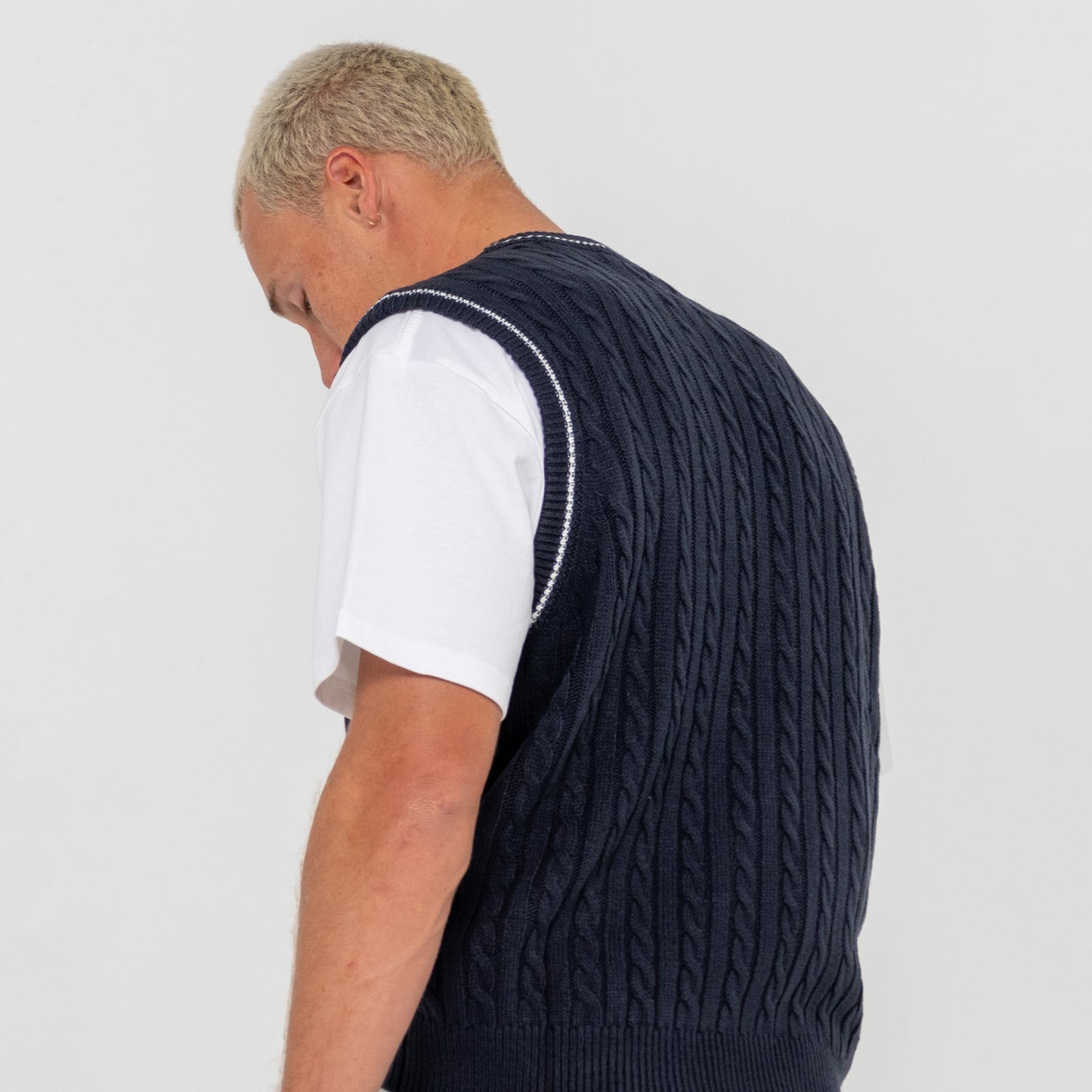 Chaleco Rusty Neff-V Ribbed Cable Knit Vest Navy Blue
