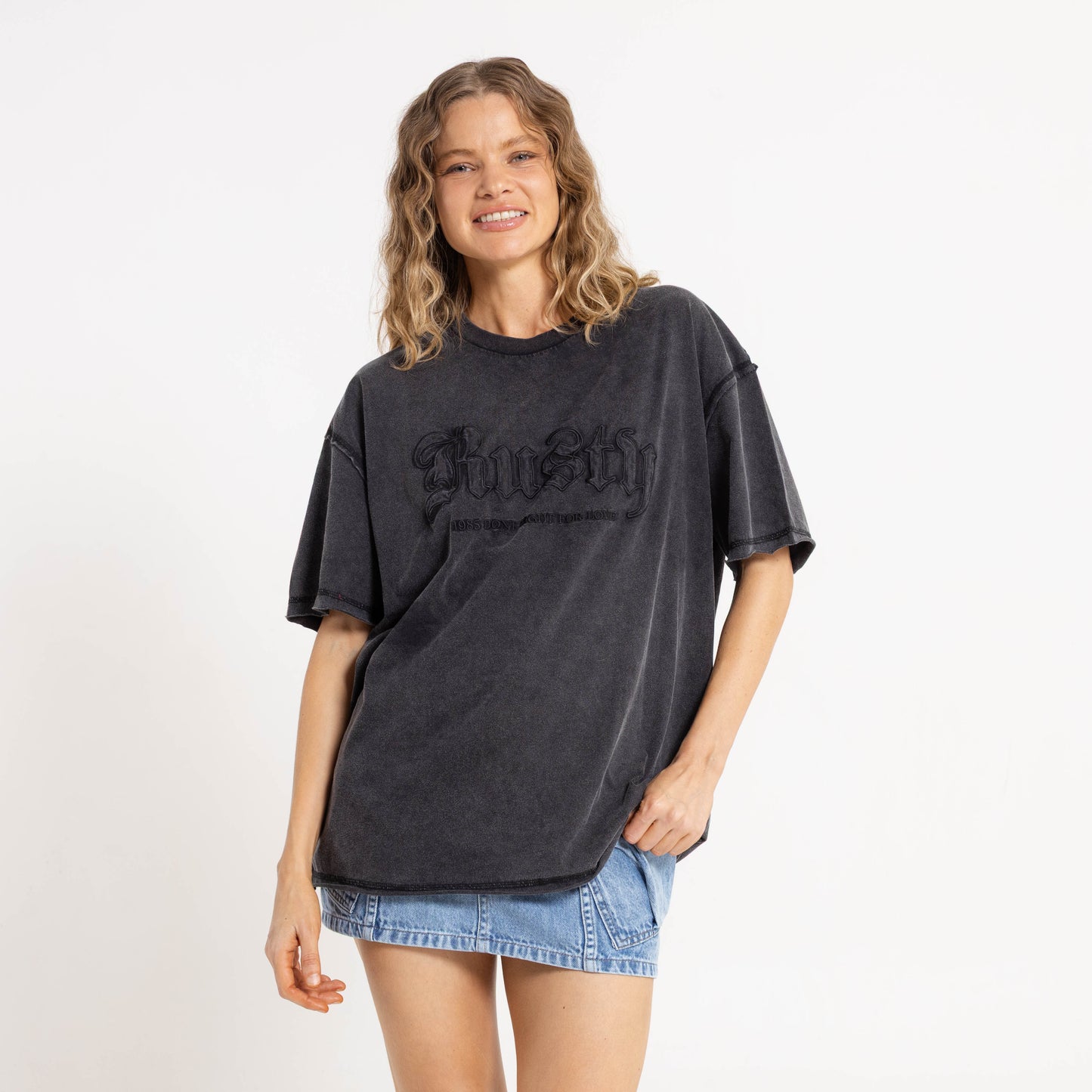 Remera Mc Rusty Roxanne Feeln Rusty Oversize Tee Ld Vintage Black