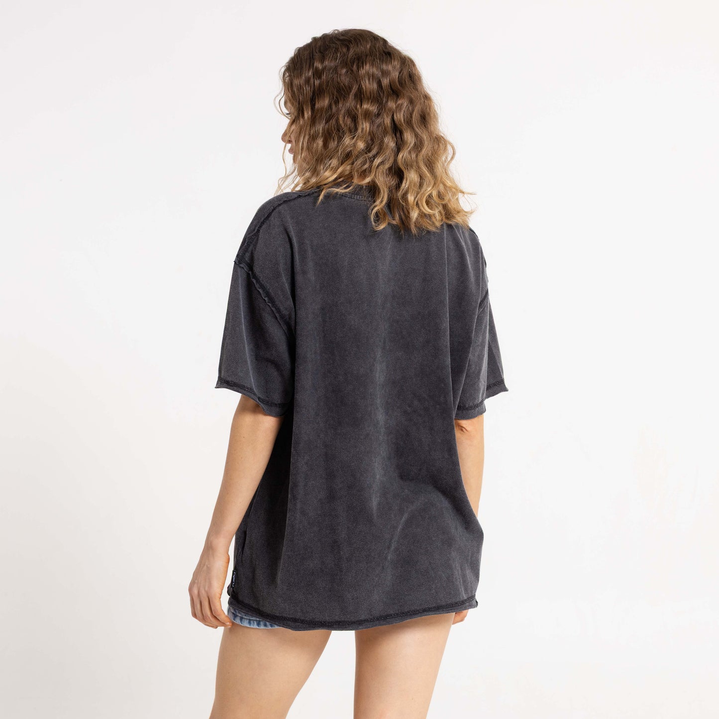 Remera Mc Rusty Roxanne Feeln Rusty Oversize Tee Ld Vintage Black