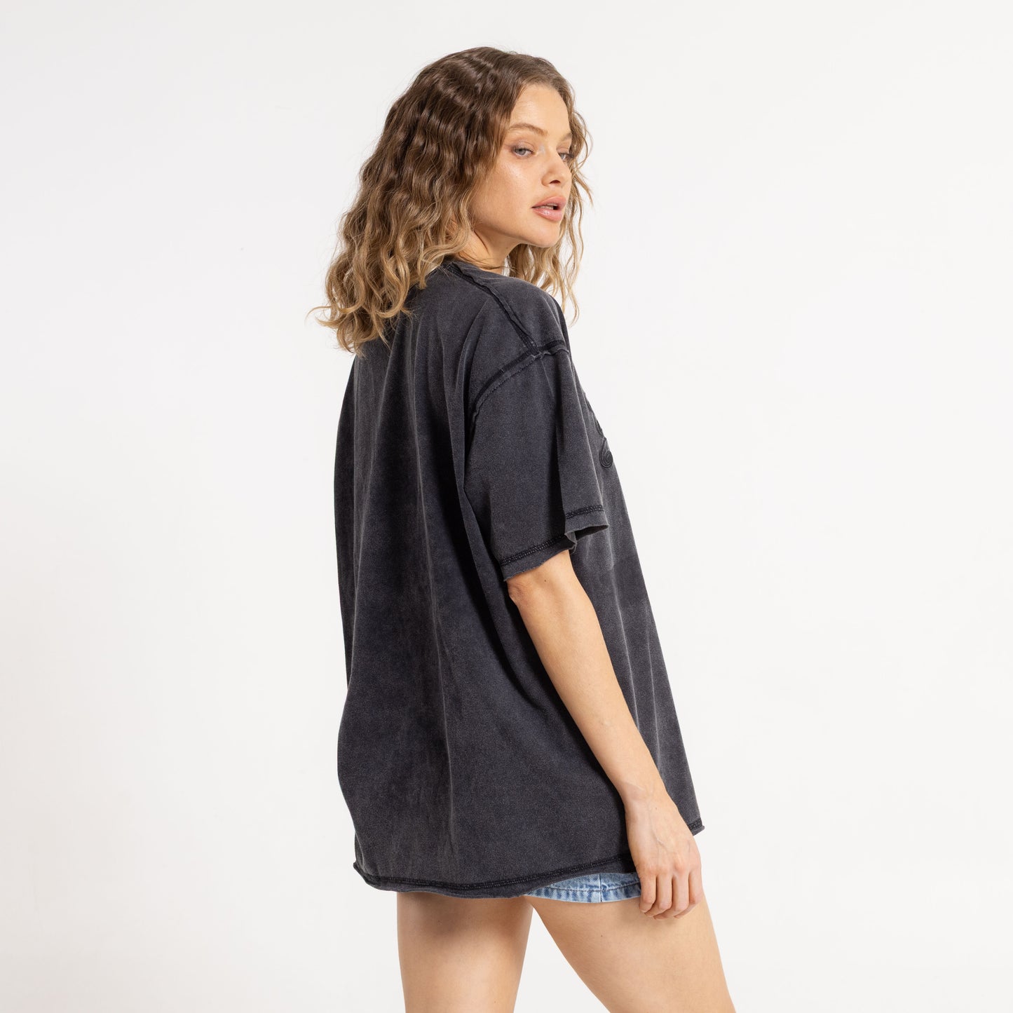 Remera Mc Rusty Roxanne Feeln Rusty Oversize Tee Ld Vintage Black
