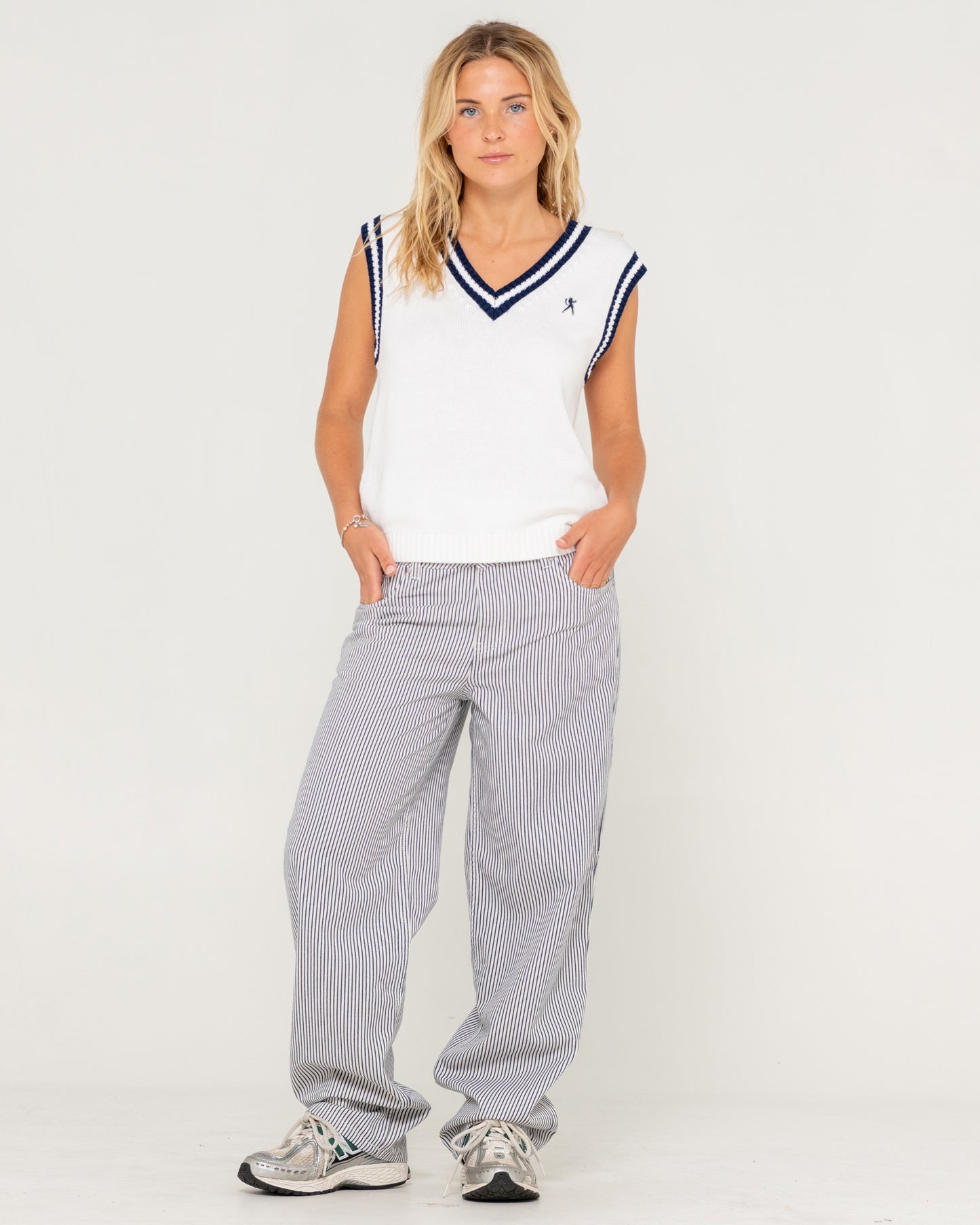 Chaleco Rusty Nero Sleeveless Knit Vest Egret