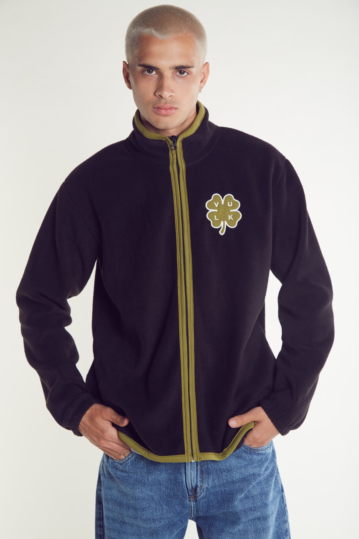 campera_canguro_vulk_lucky_cozy_ziphood_black#BK#BLACK