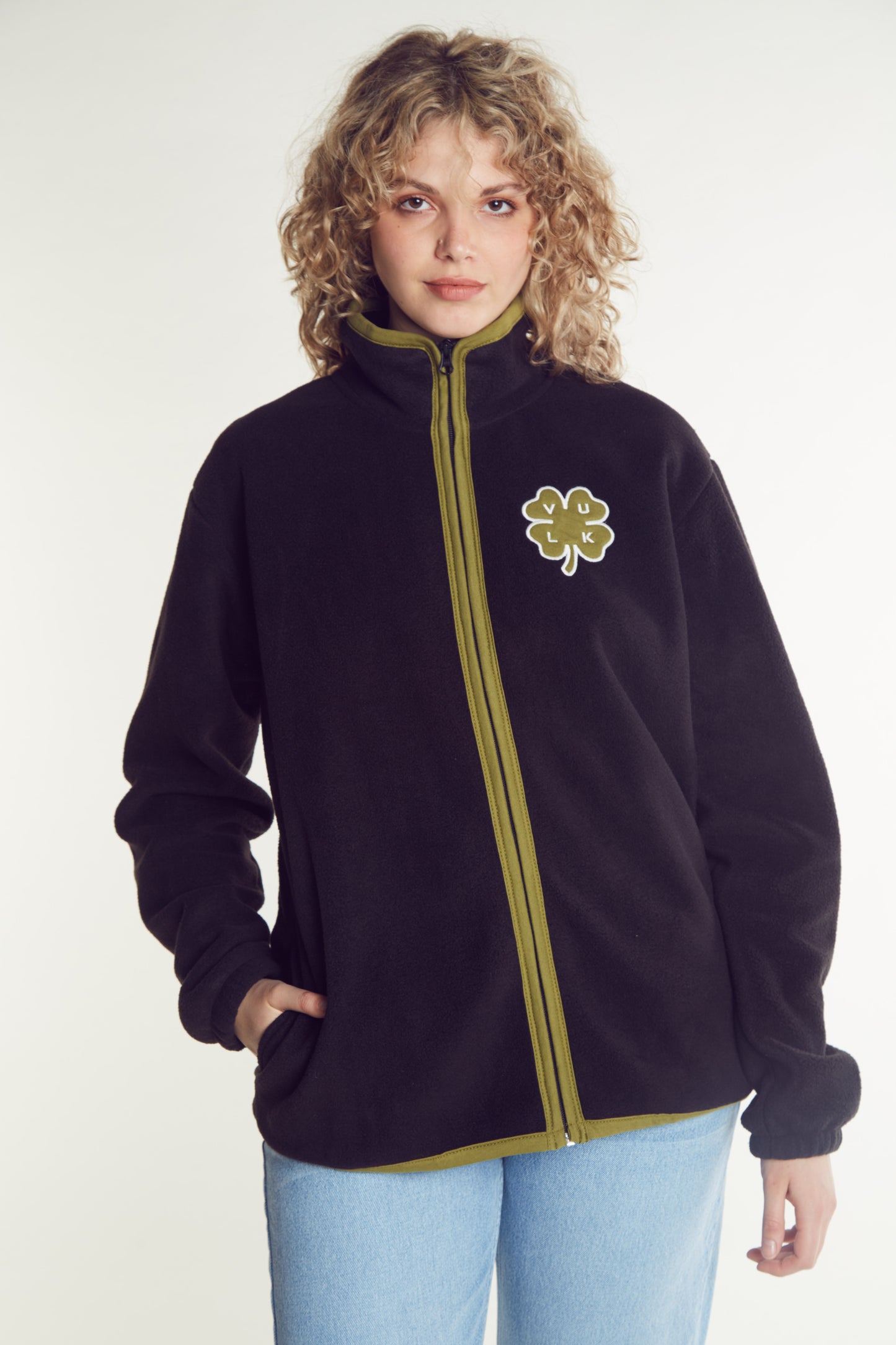 campera_canguro_vulk_lucky_cozy_ziphood_black#BK#BLACK