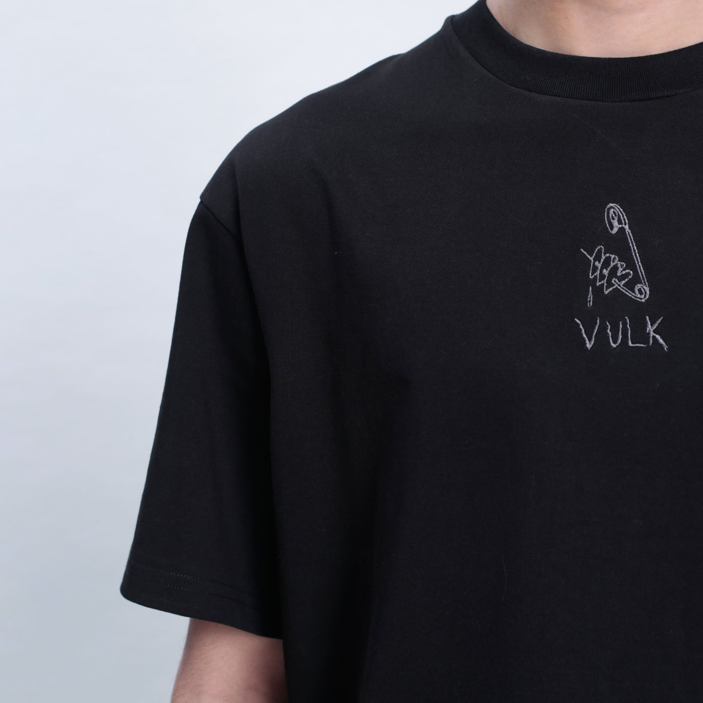Remera Mc Vulk Needles Tee Black