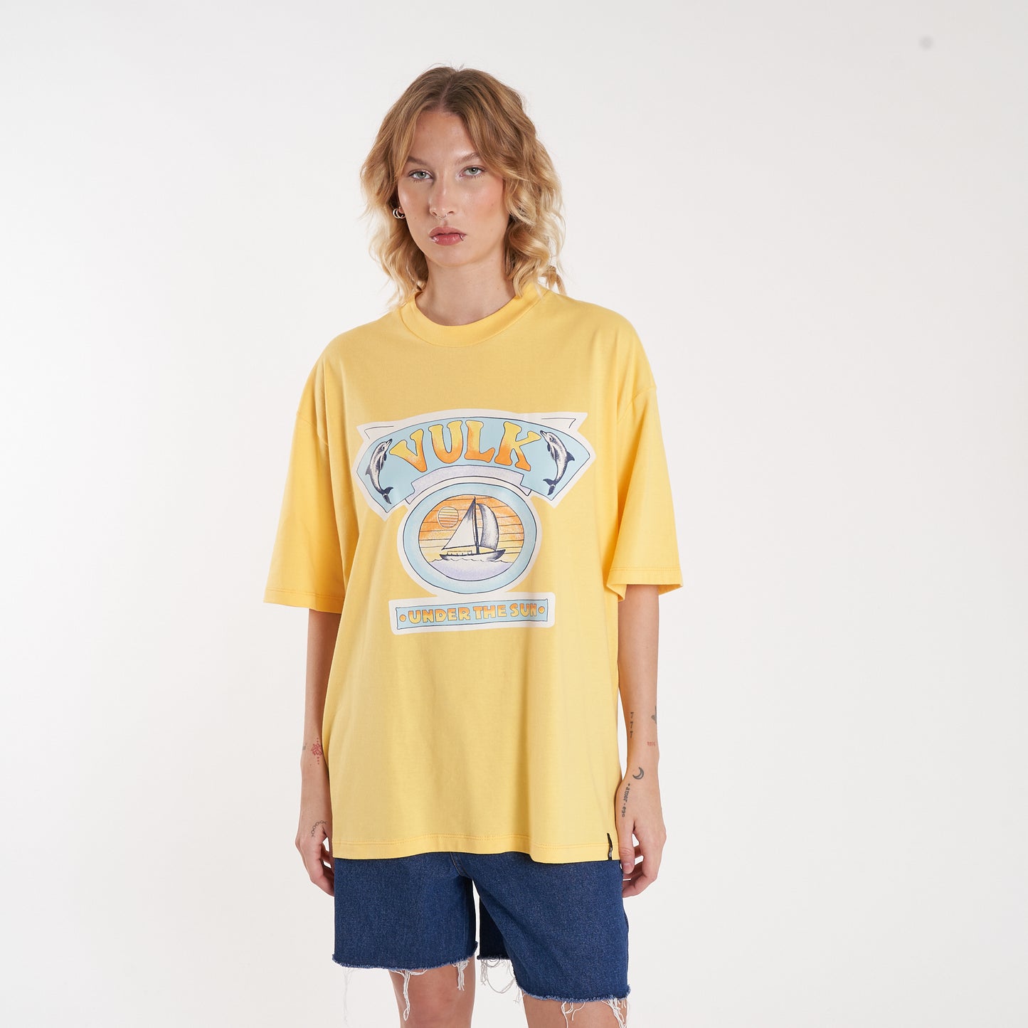 Remera Mc Vulk Dolphin Tee Yellow