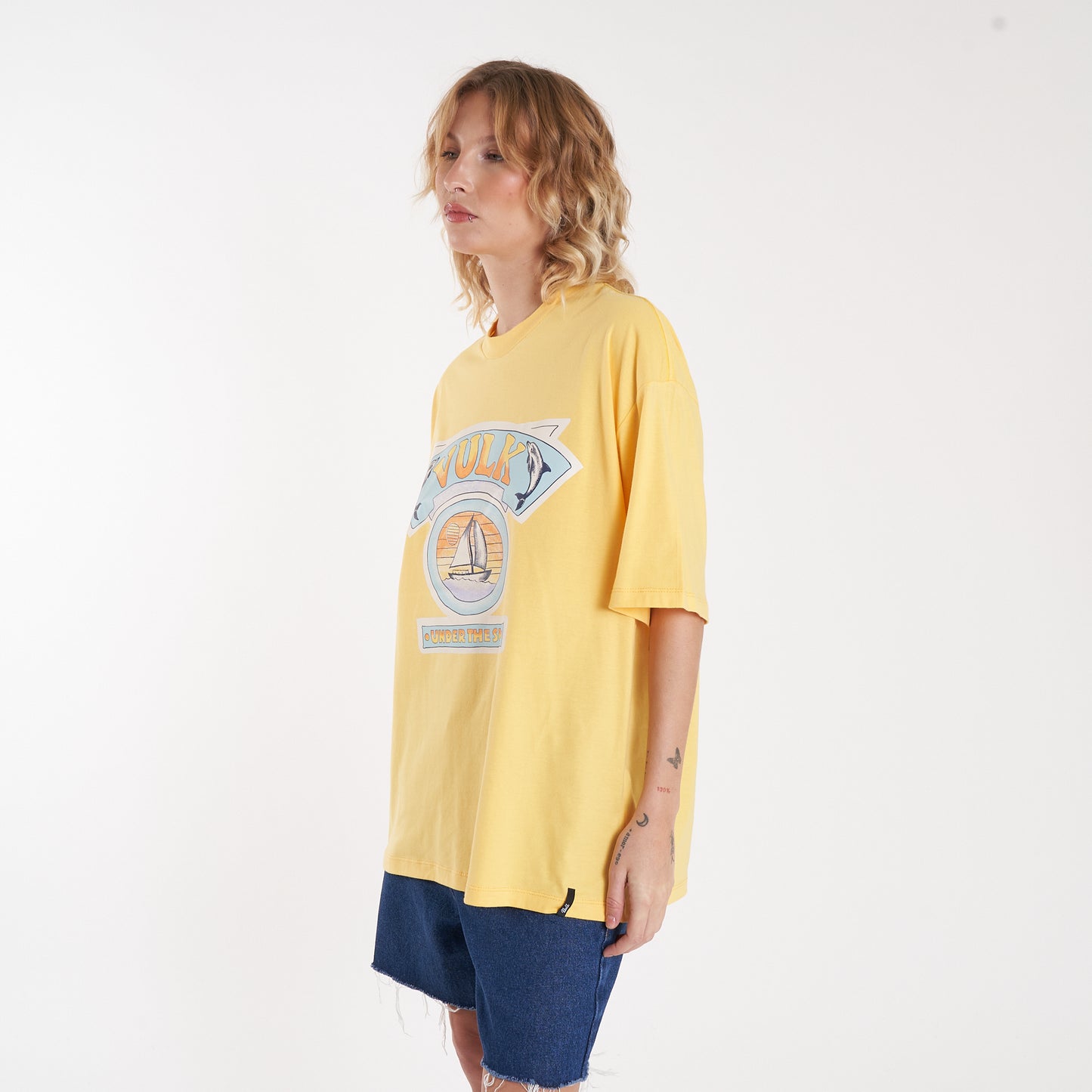 Remera Mc Vulk Dolphin Tee Yellow