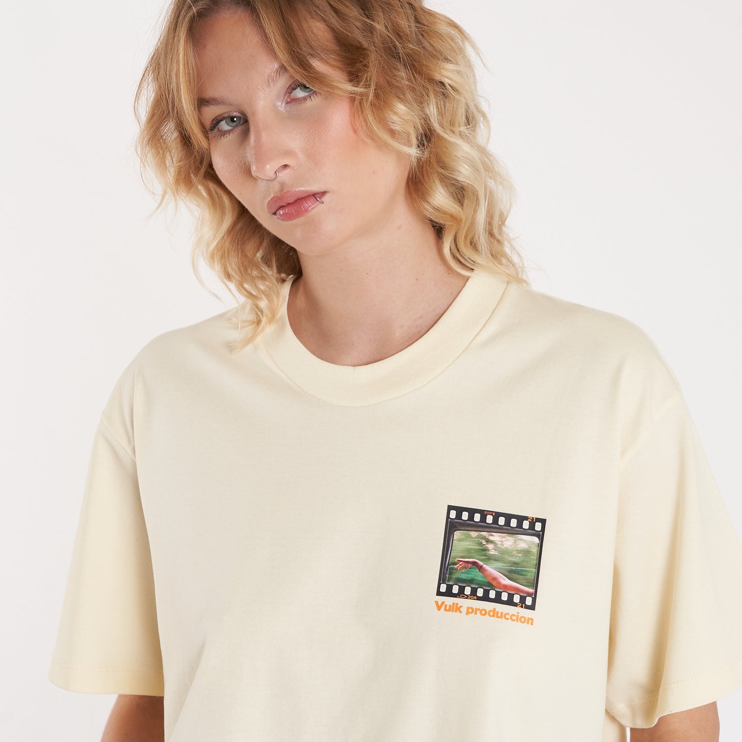 Remera Mc Vulk Film Tee Light Yellow