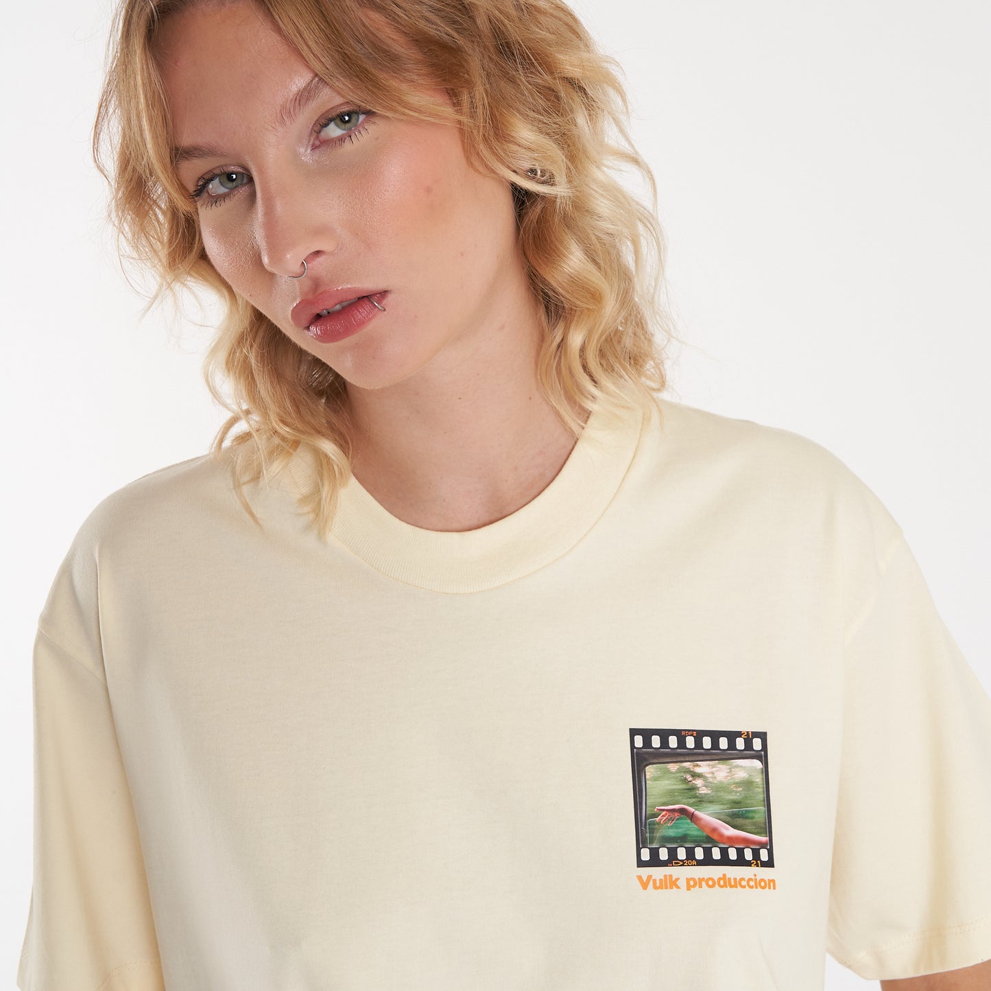 Remera Mc Vulk Film Tee Light Yellow