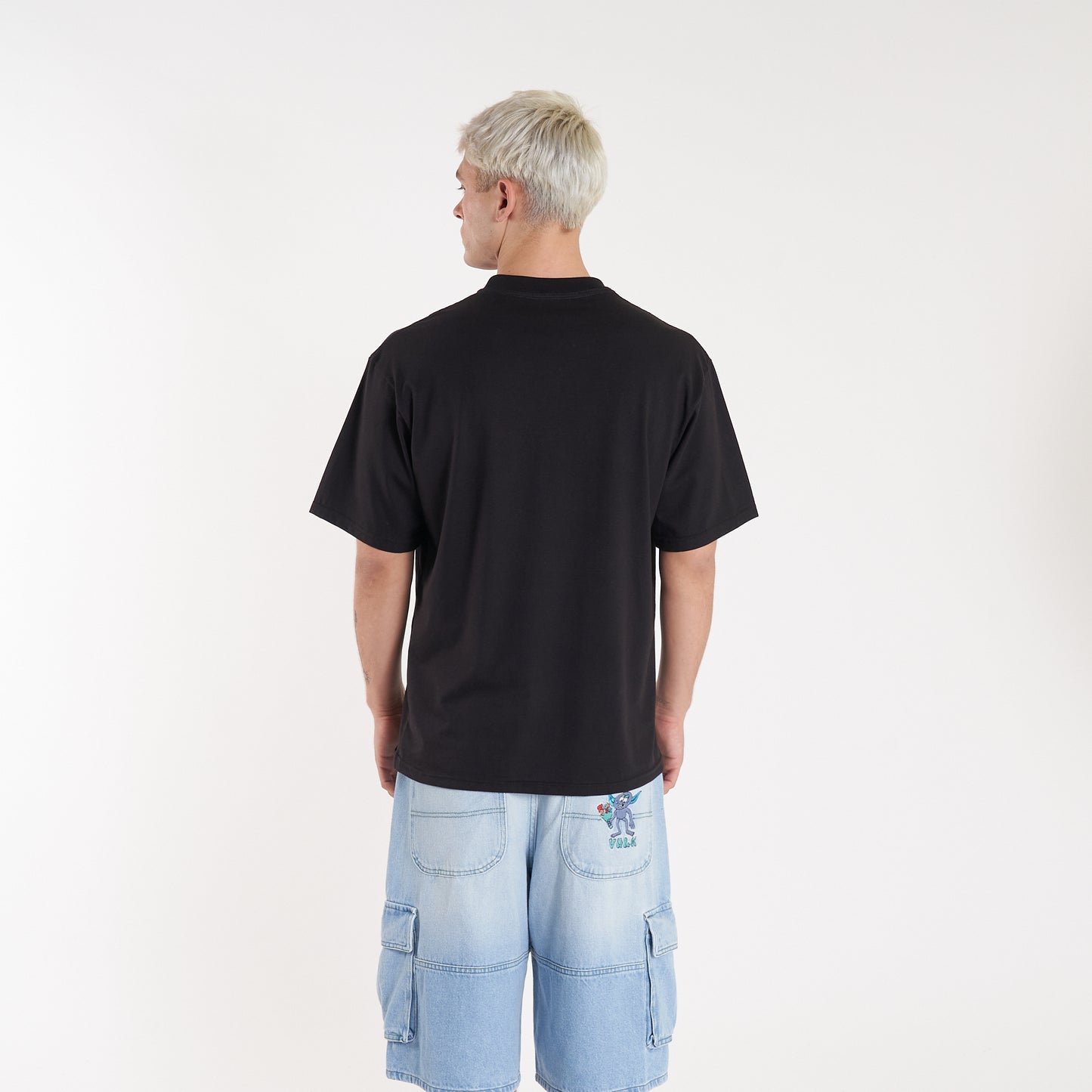 Remera Mc Vulk Strangers Tee Black