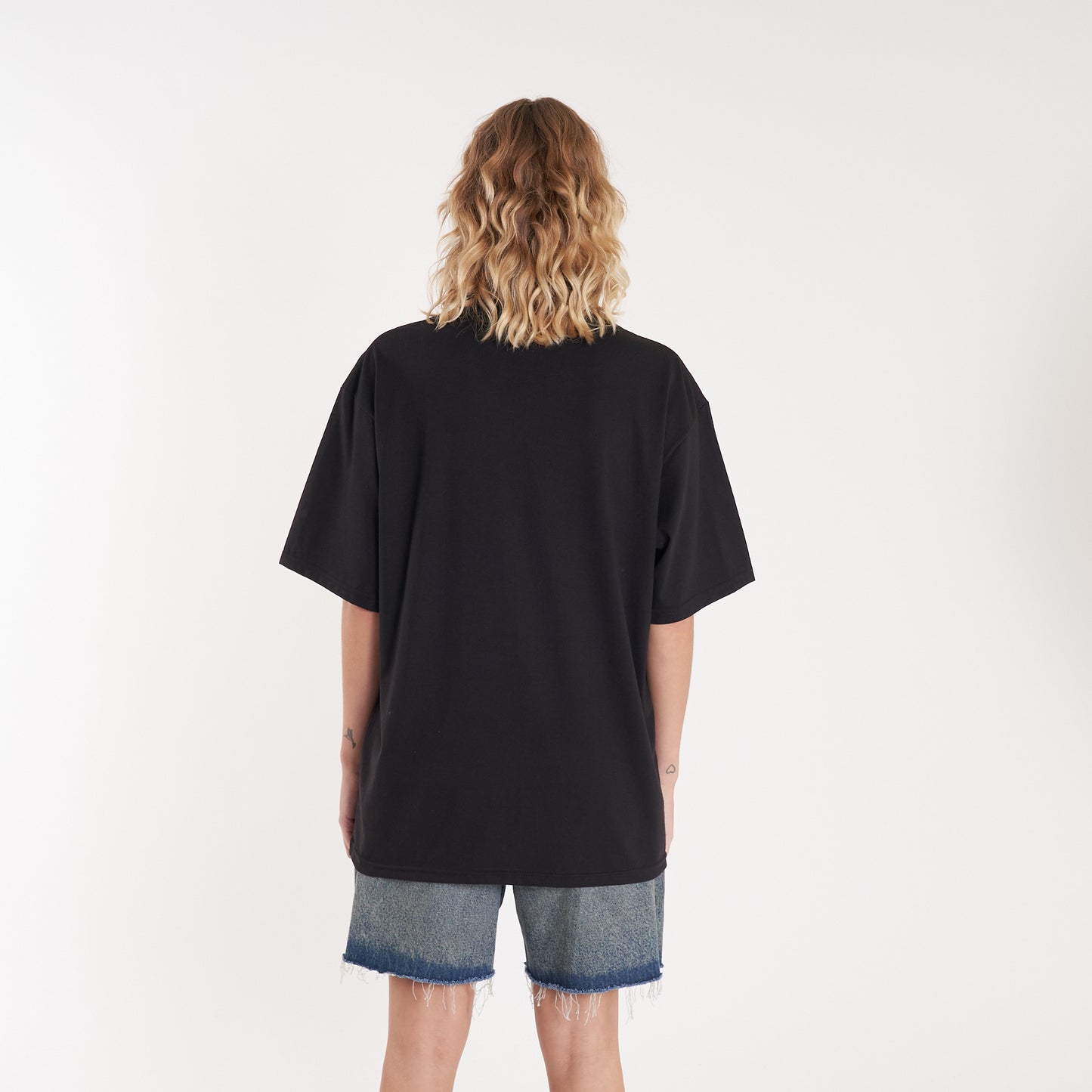 Remera Mc Vulk Strangers Tee Black