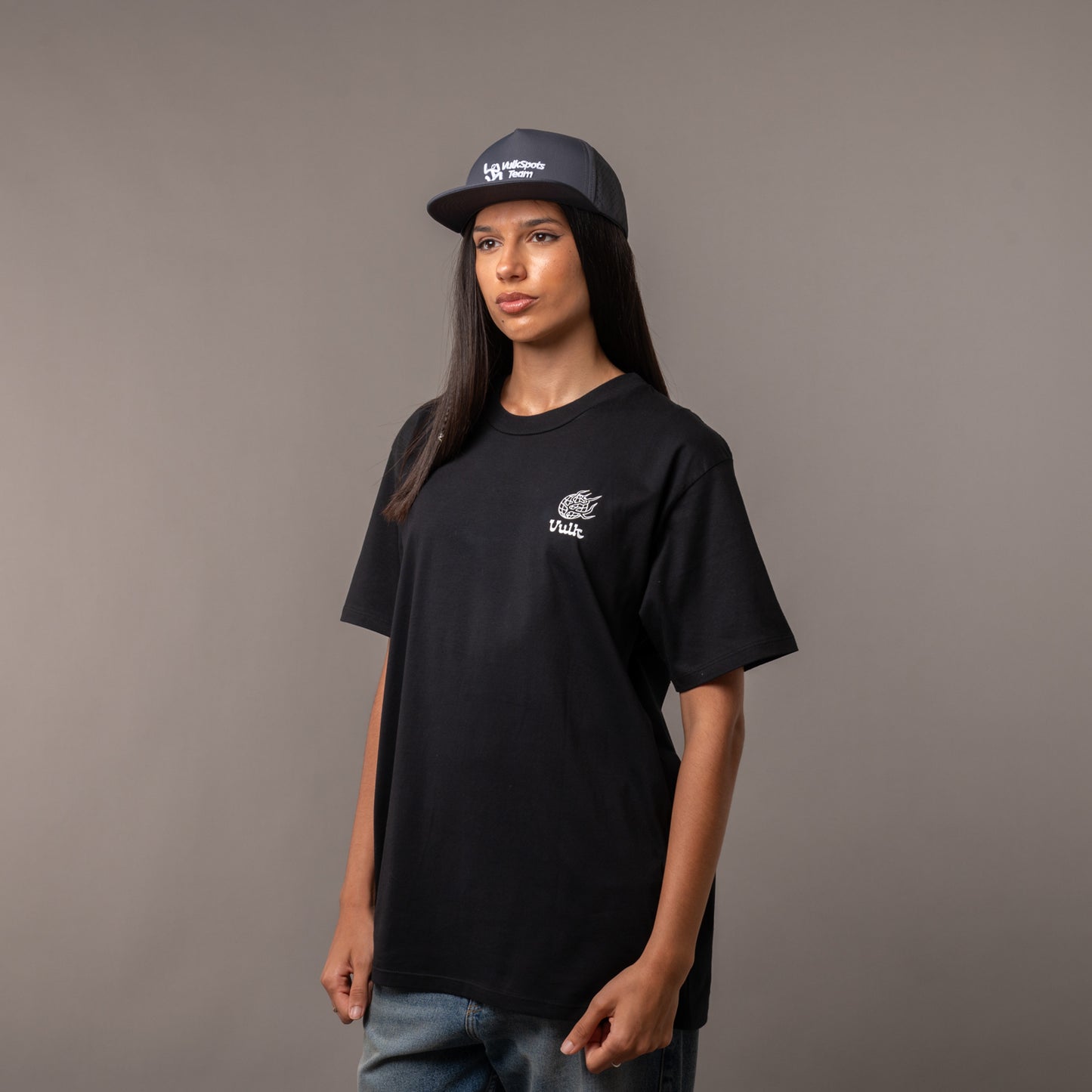 Remera Vulk World Black