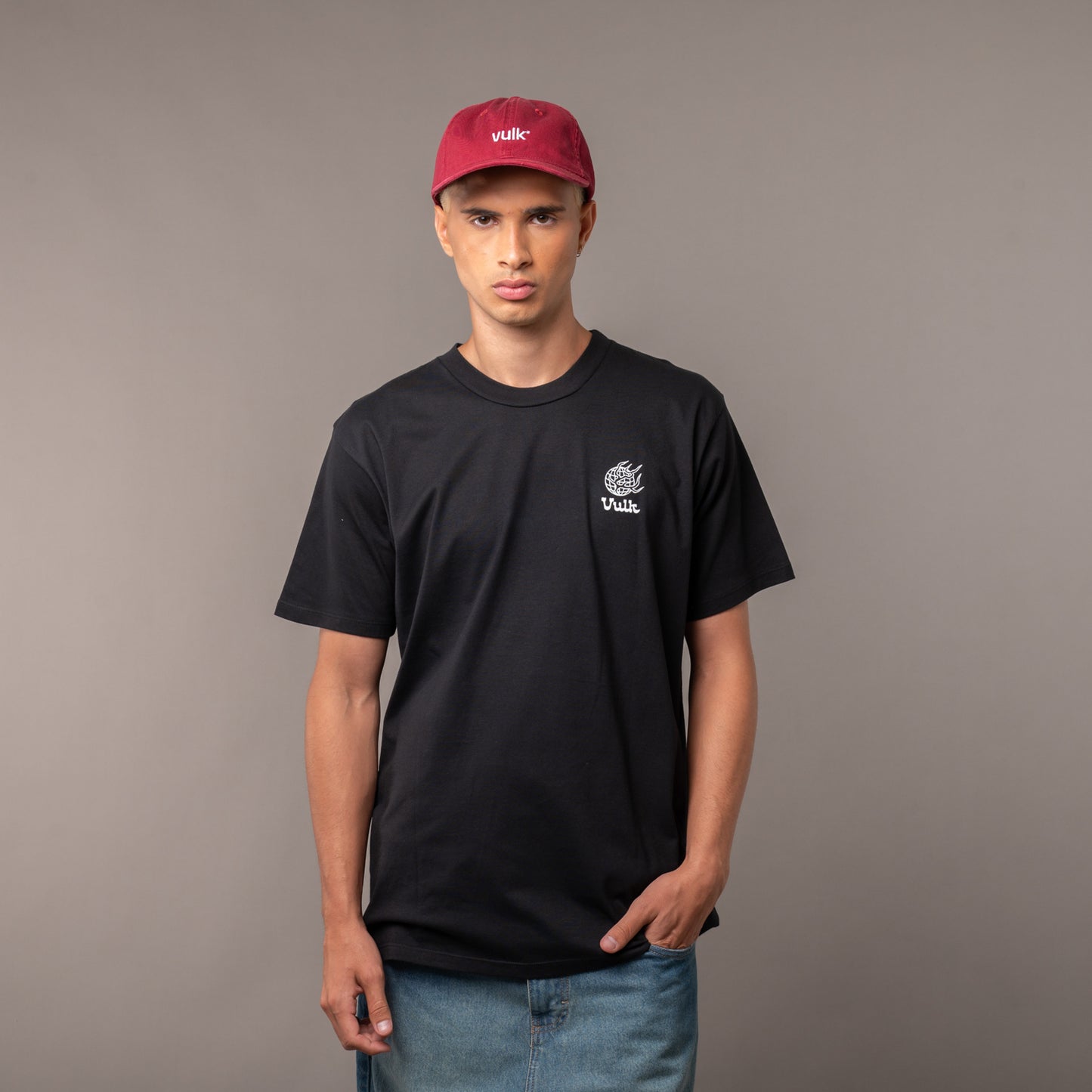 Remera Vulk World Black