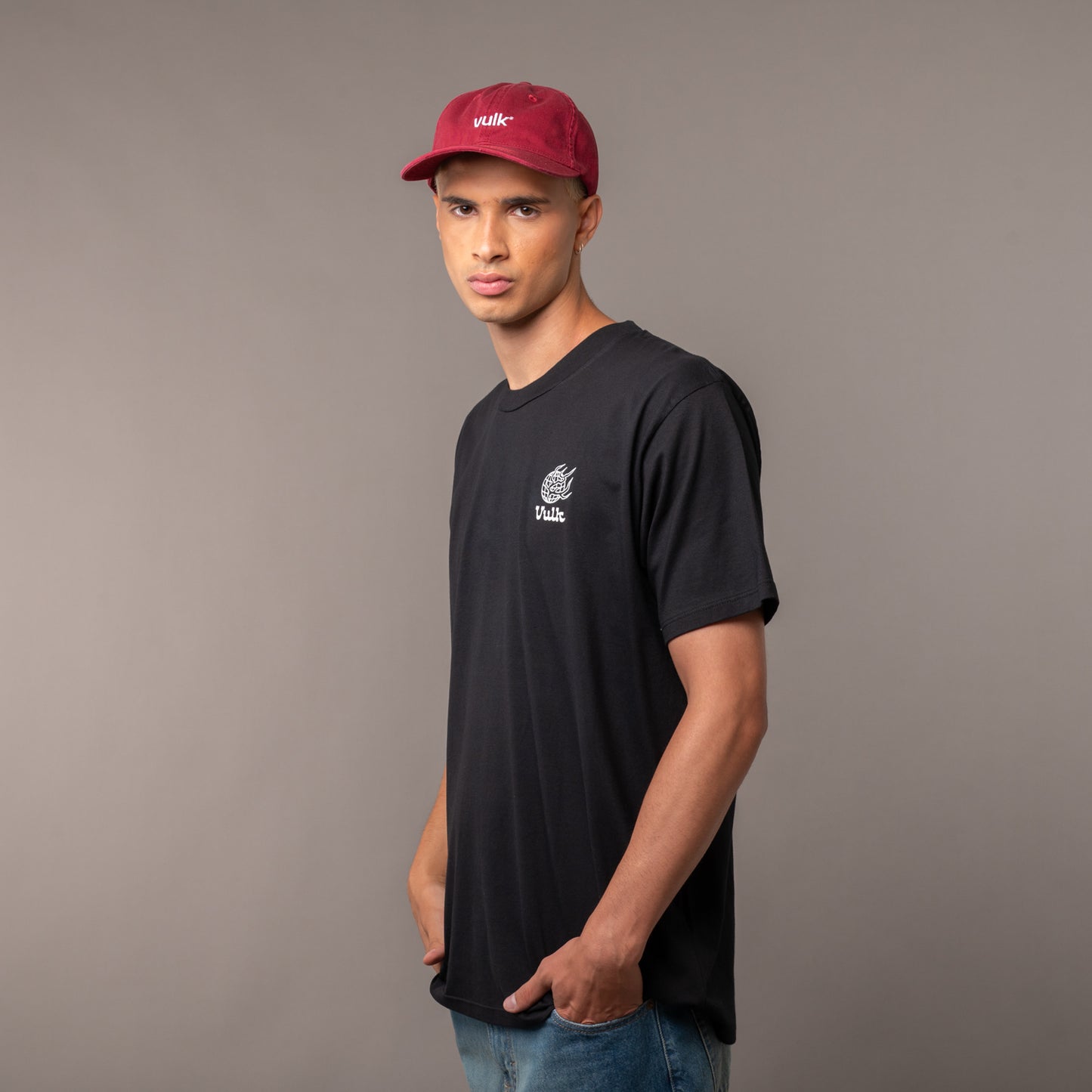 Remera Vulk World Black