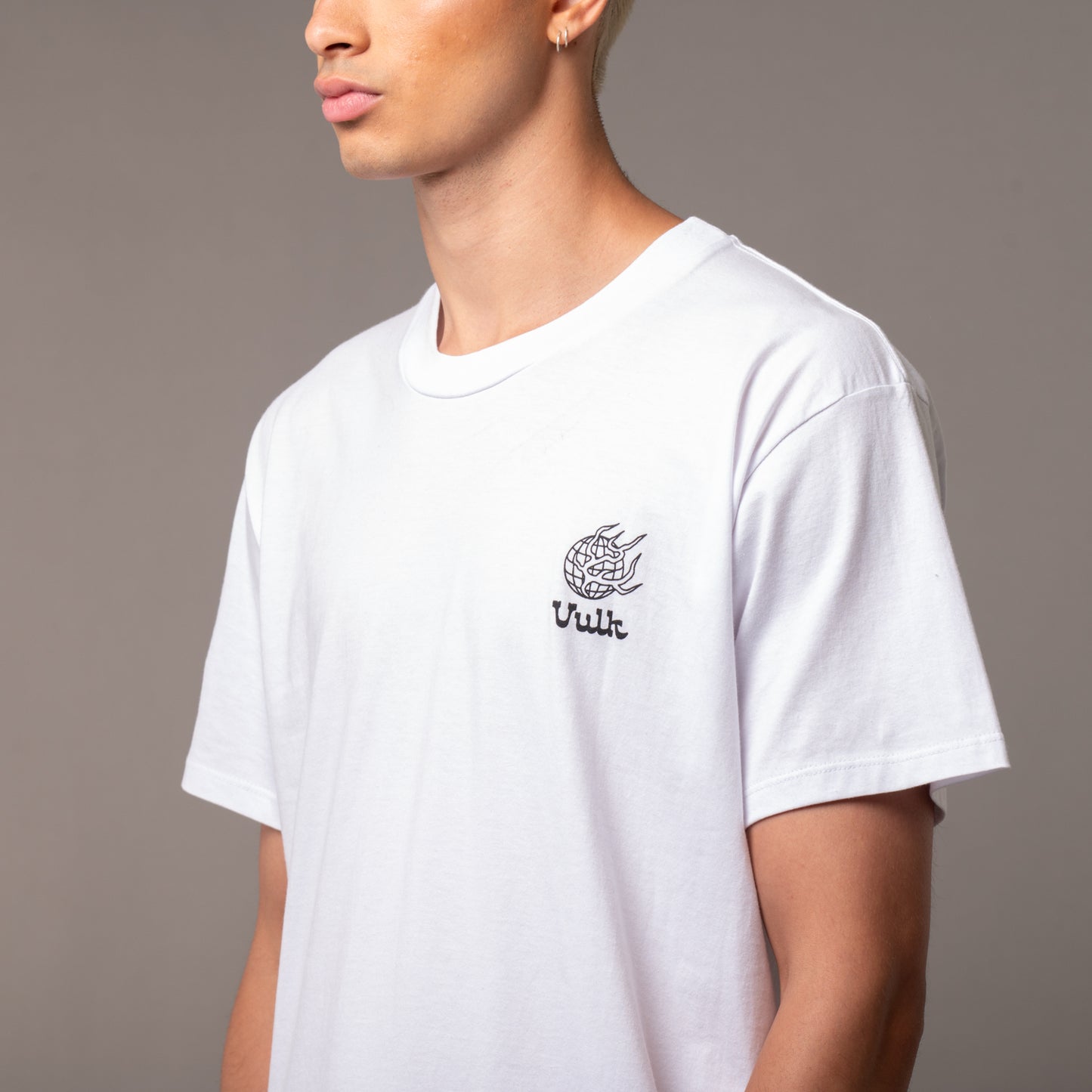 Remera Vulk World White