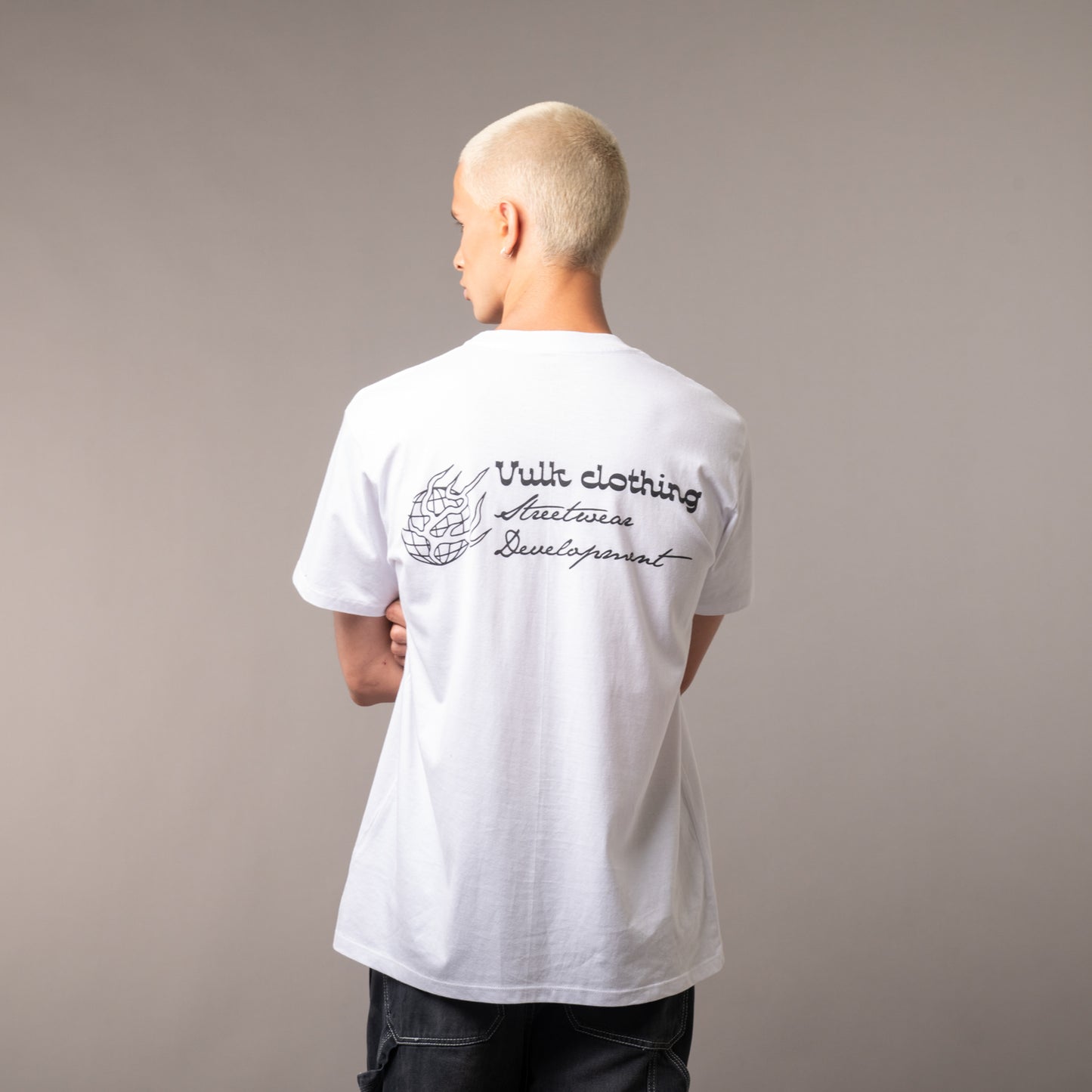 Remera Vulk World White