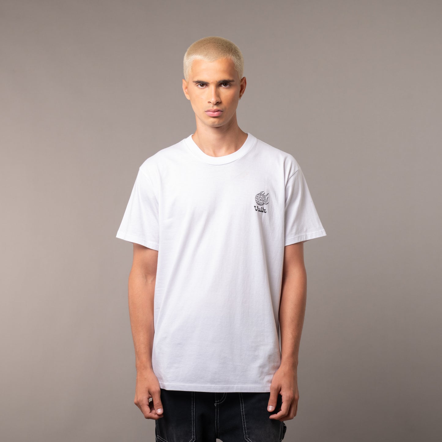 Remera Vulk World White