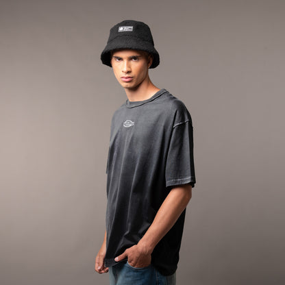 Remera Vulk Gotie Off Black