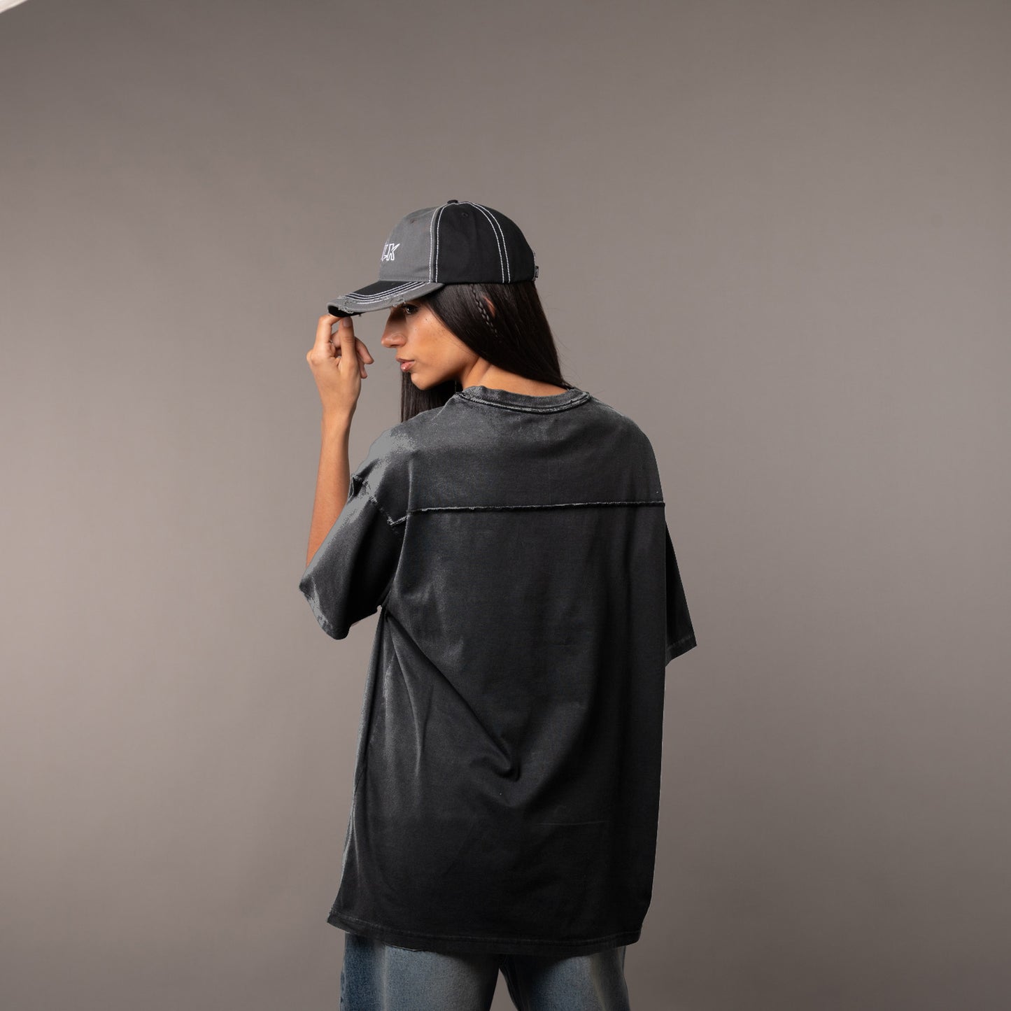 Remera Vulk Gotie Off Black
