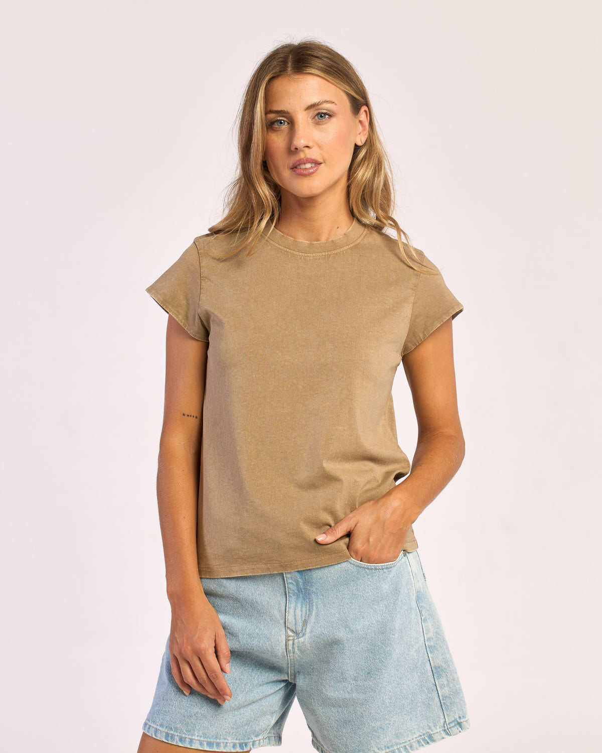 Remera Mc Rusty Sugar Process Tee Ld Taupe