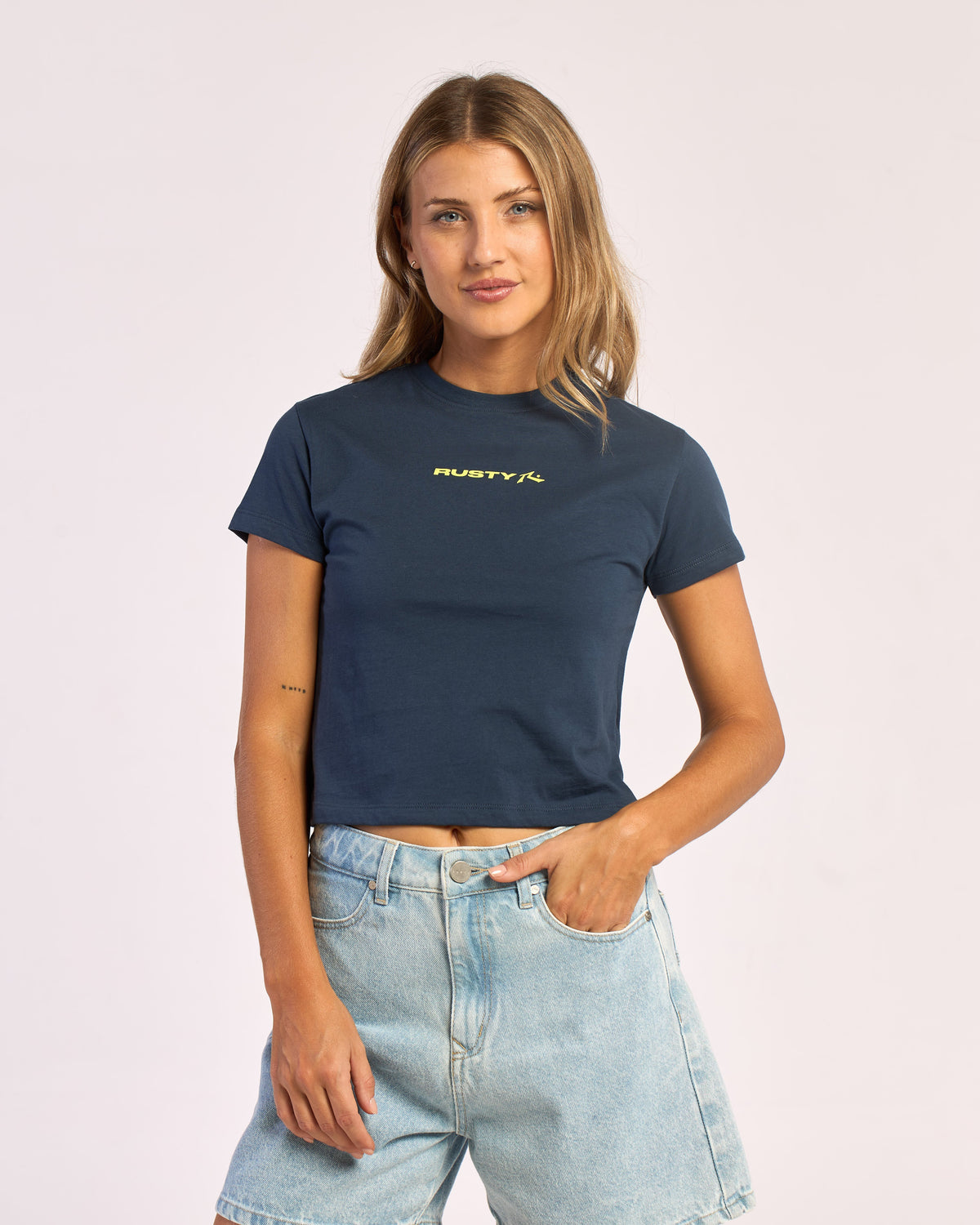 Remera Mc Rusty Essentials Relaxed Mini Tee 2.0 Ld Navy