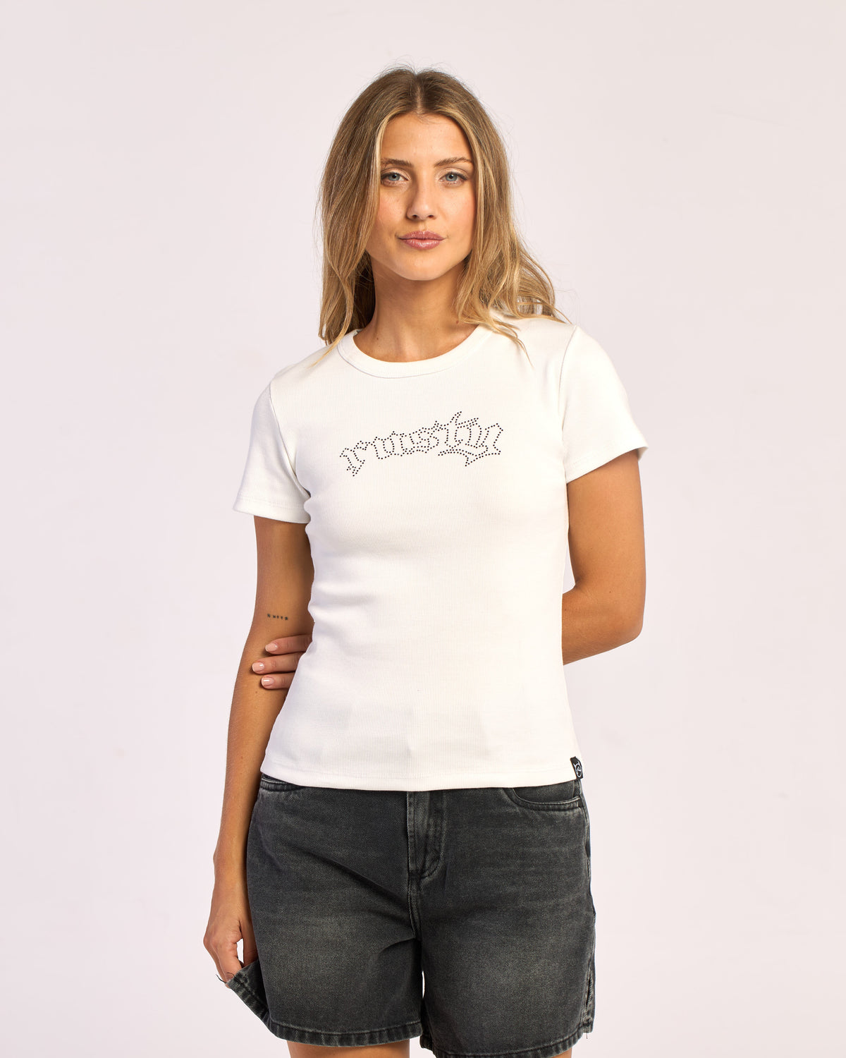 Remera Mc Rusty Raise The Ford Baby Tee Ld Ecru