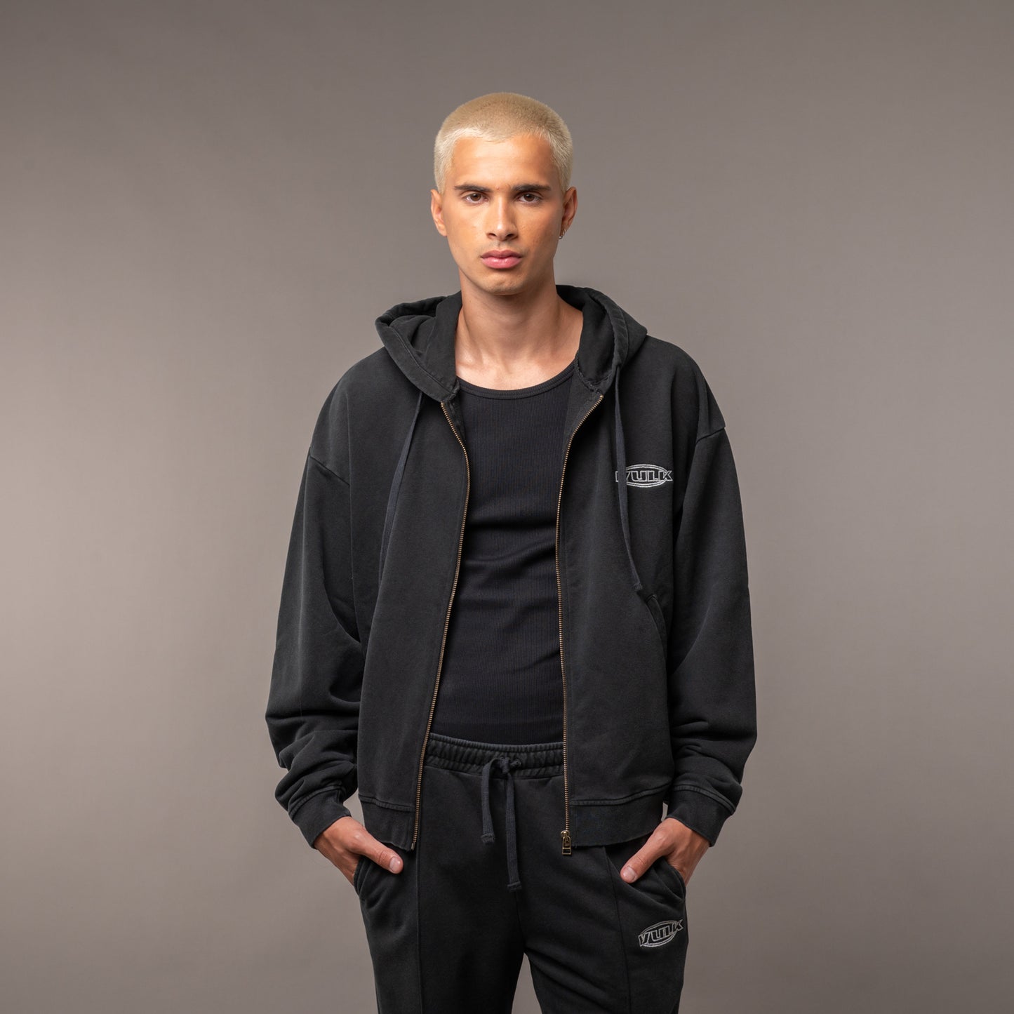 Campera Canguro Vulk Gotie Off Black