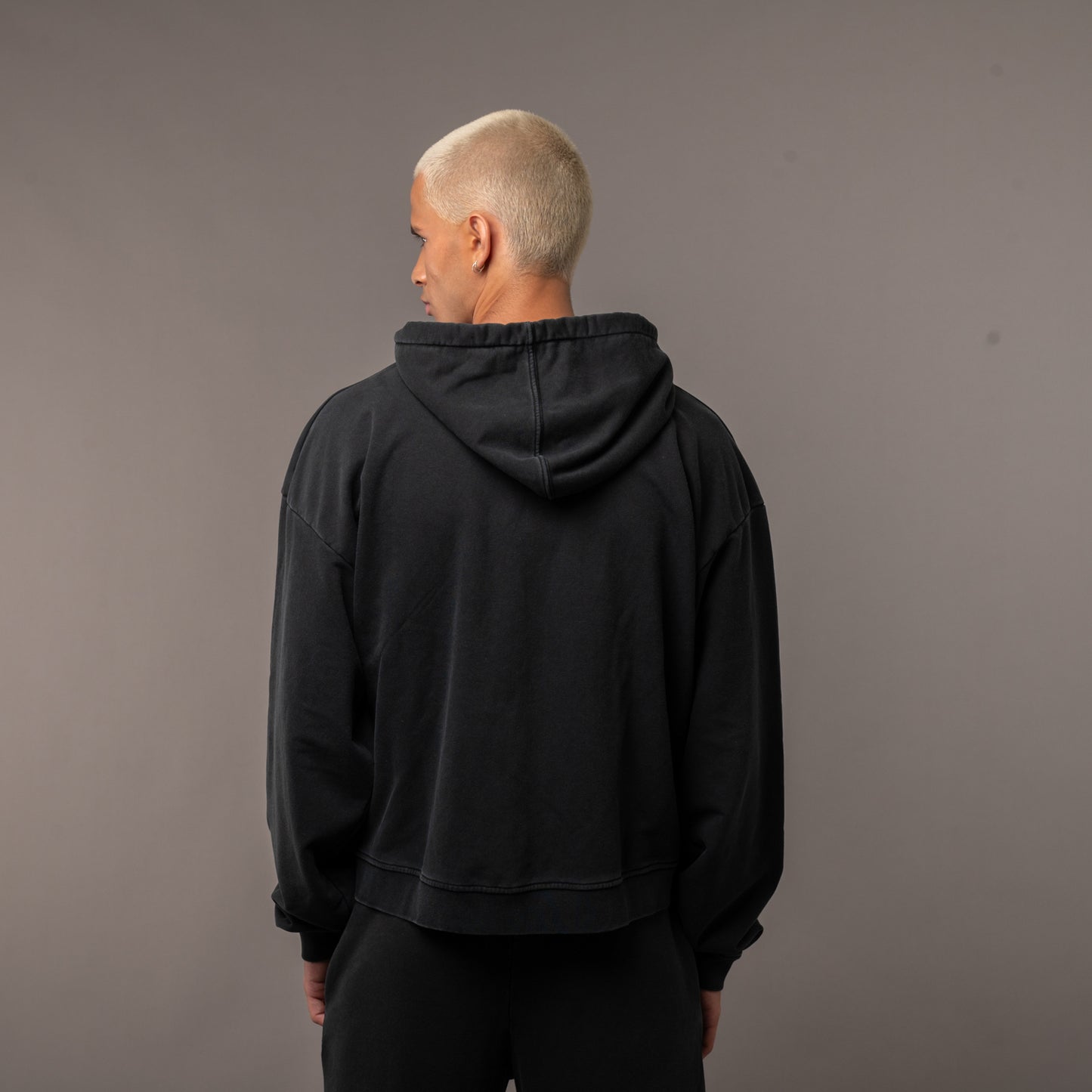 Campera Canguro Vulk Gotie Off Black
