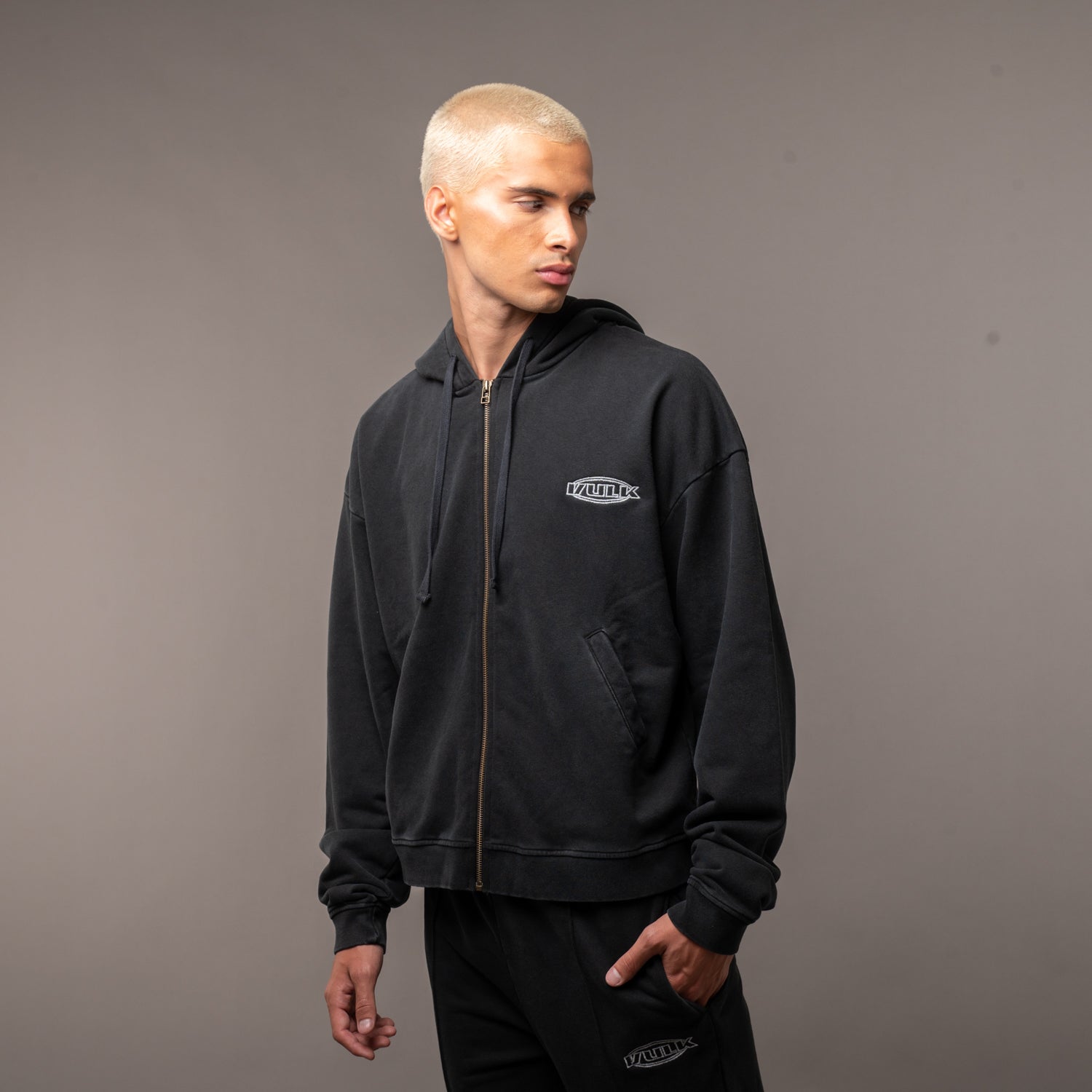 Campera Canguro Vulk Gotie Off Black