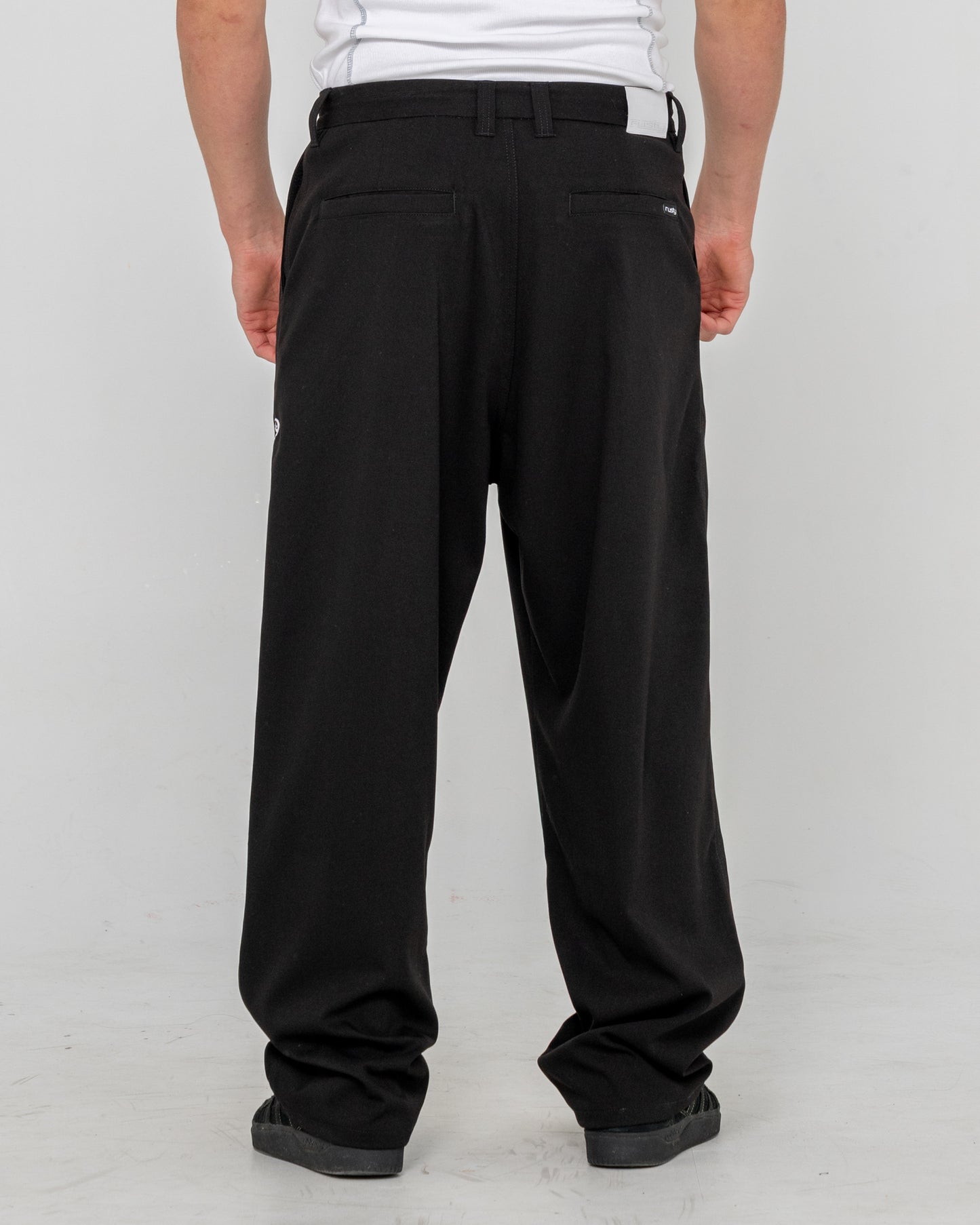 Pantalon Rusty Jasper Baggy Pleated Suit Pant Black