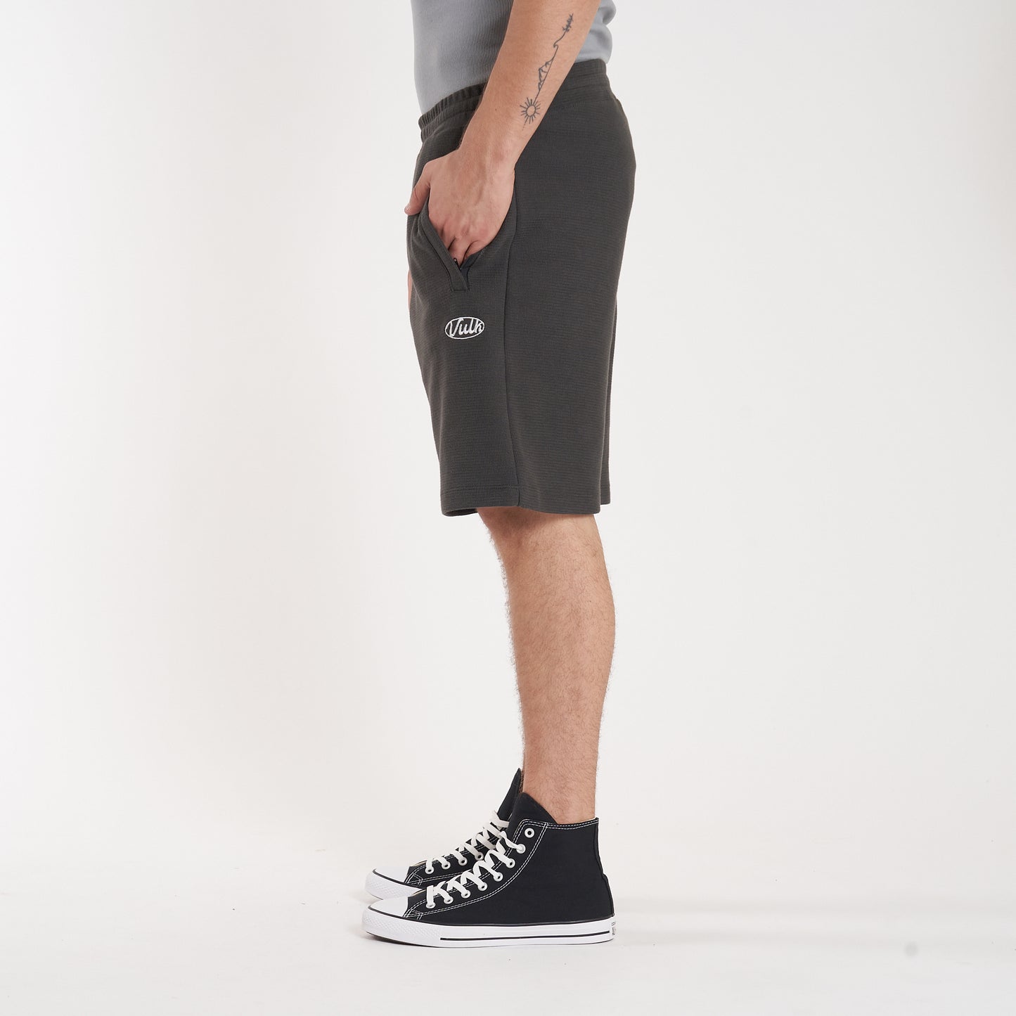 Bermuda Vulk Rug Short Dark Grey
