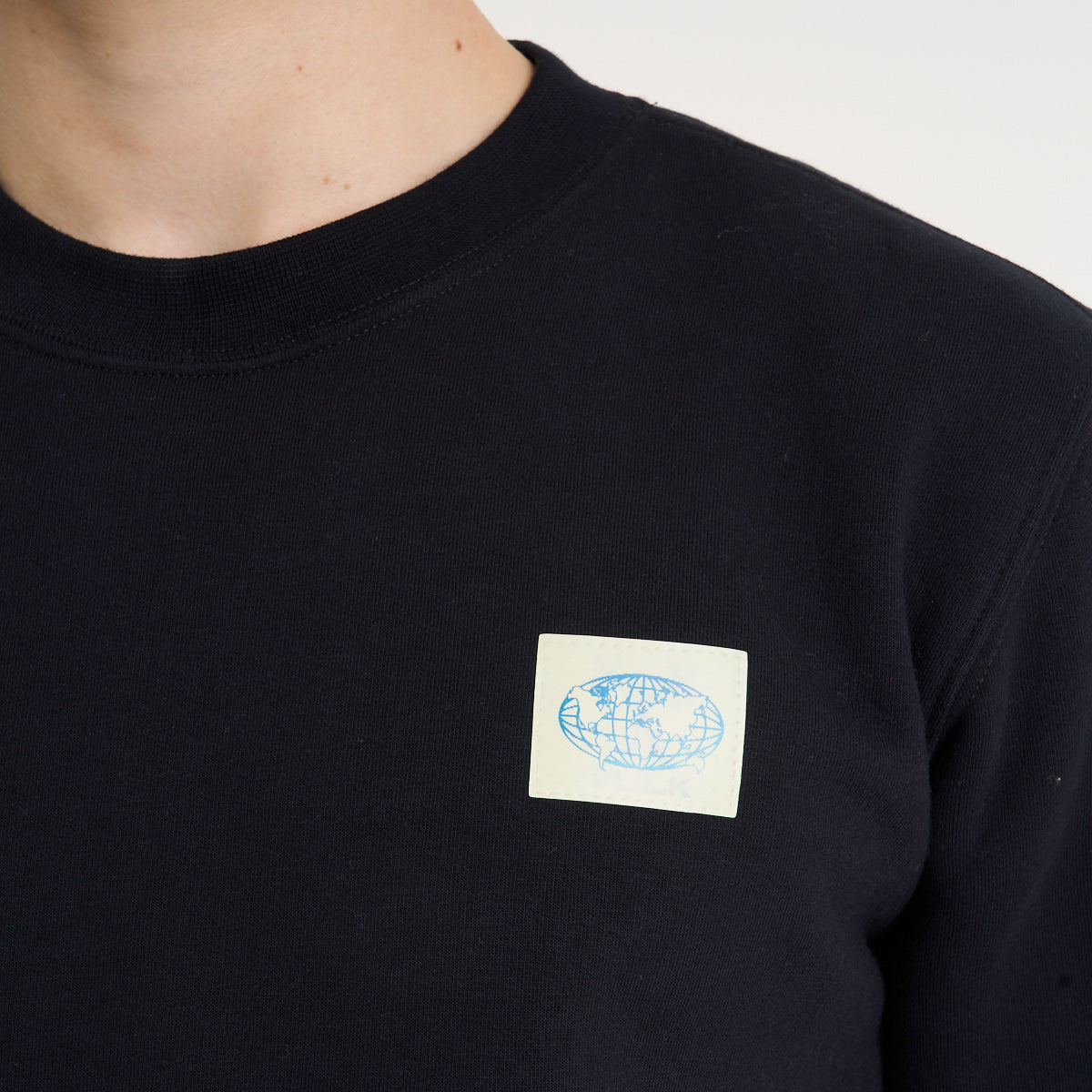 Buzo Vulk Arround Crew Black