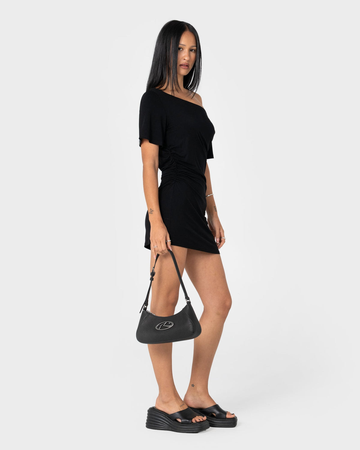 Cartera Rusty R Dot Buckle Leather Bag* Black