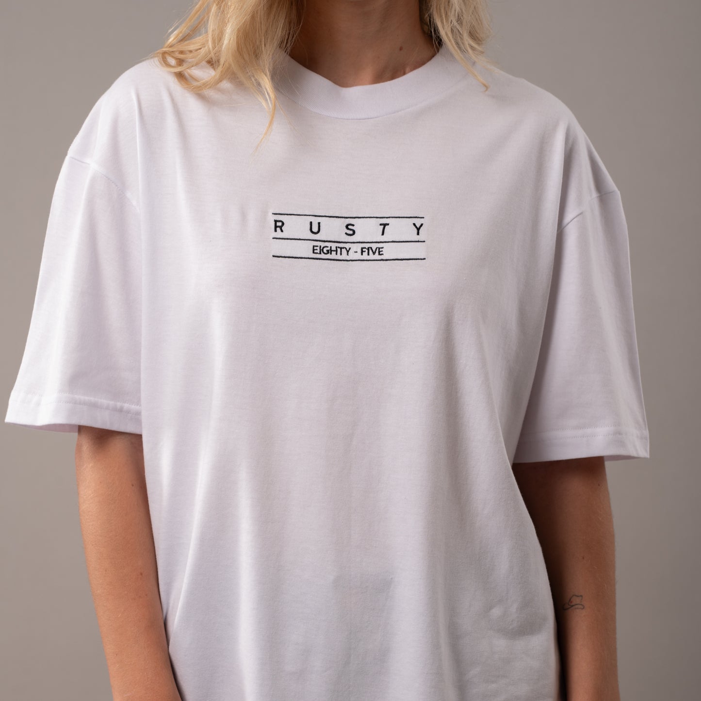 Remera Rusty Essentials Oversize White