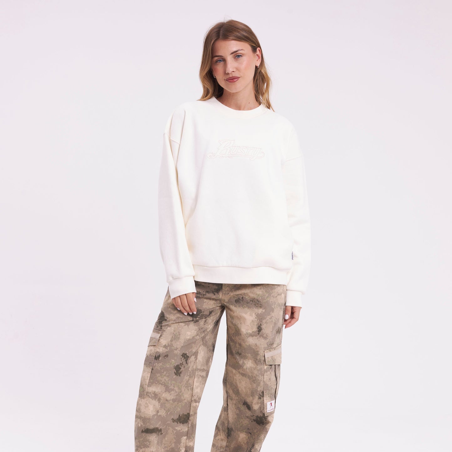 Buzo Rusty Feel Essentials Relaxed Crew Ld Egret