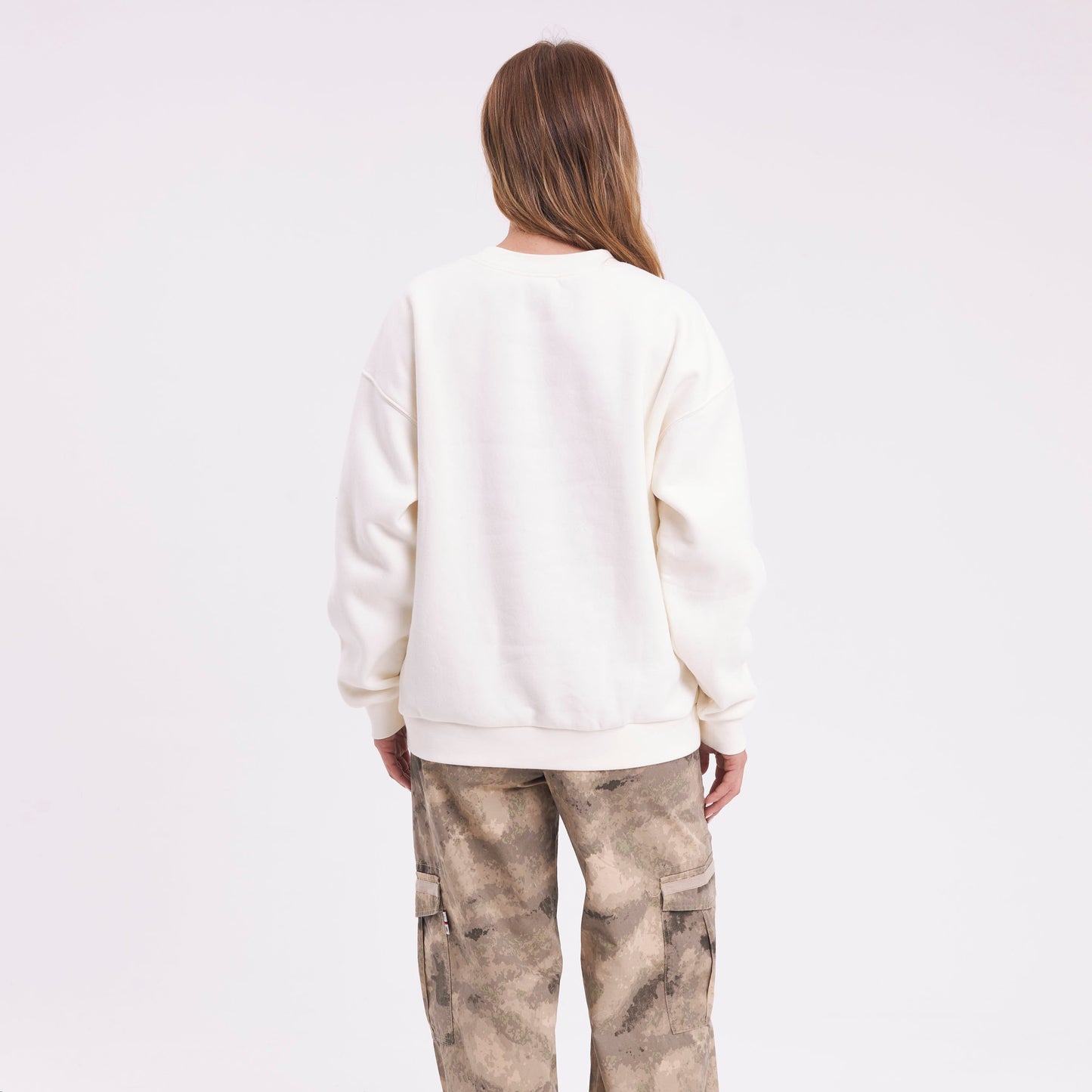 Buzo Rusty Feel Essentials Relaxed Crew Ld Egret