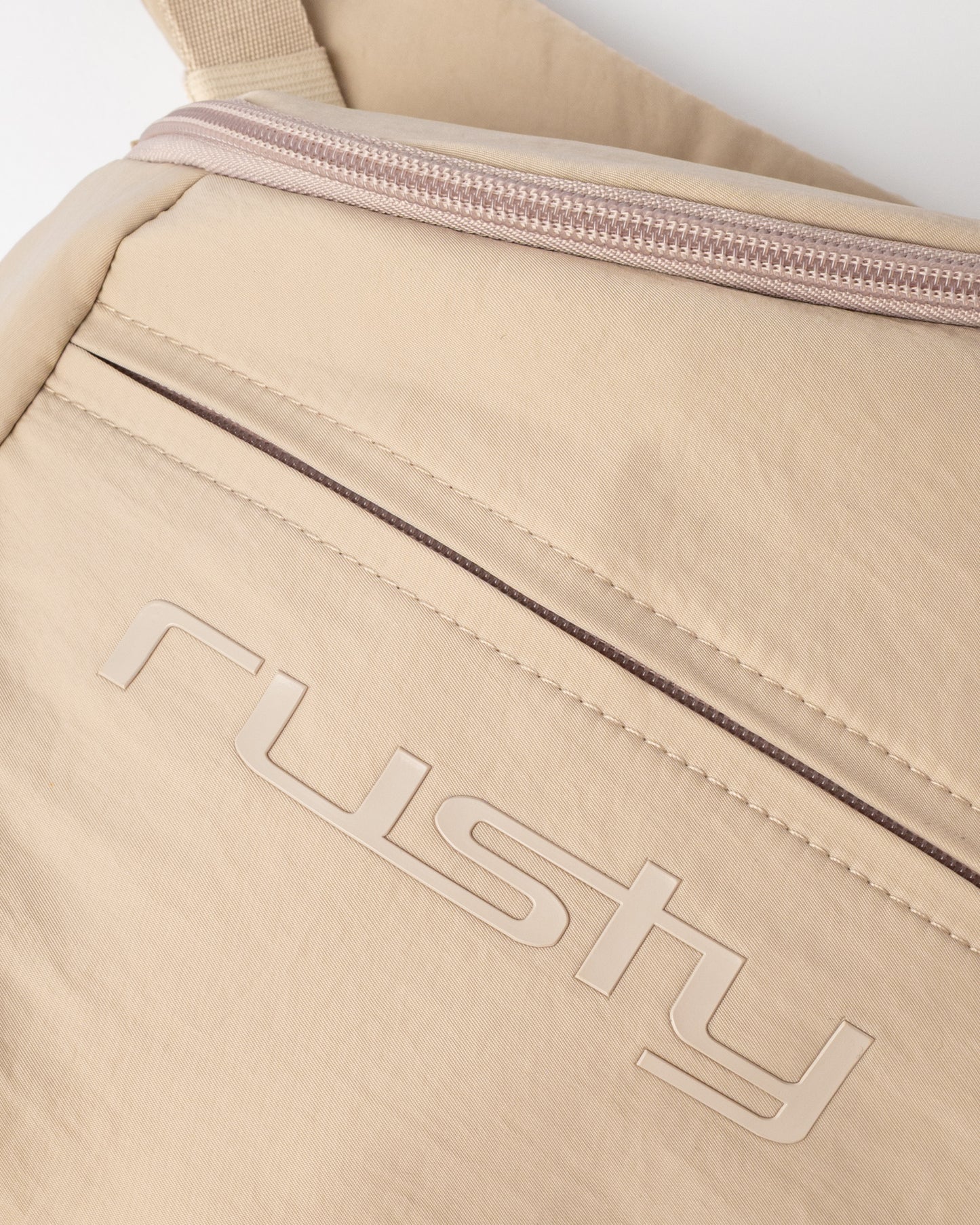 Mochila Rusty Free Run Nylon Sling Backpack Oatmeal