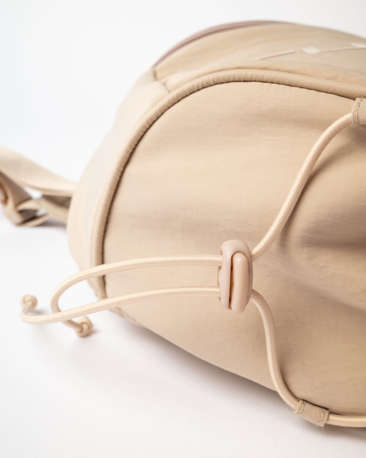 Mochila Rusty Free Run Nylon Sling Backpack Oatmeal