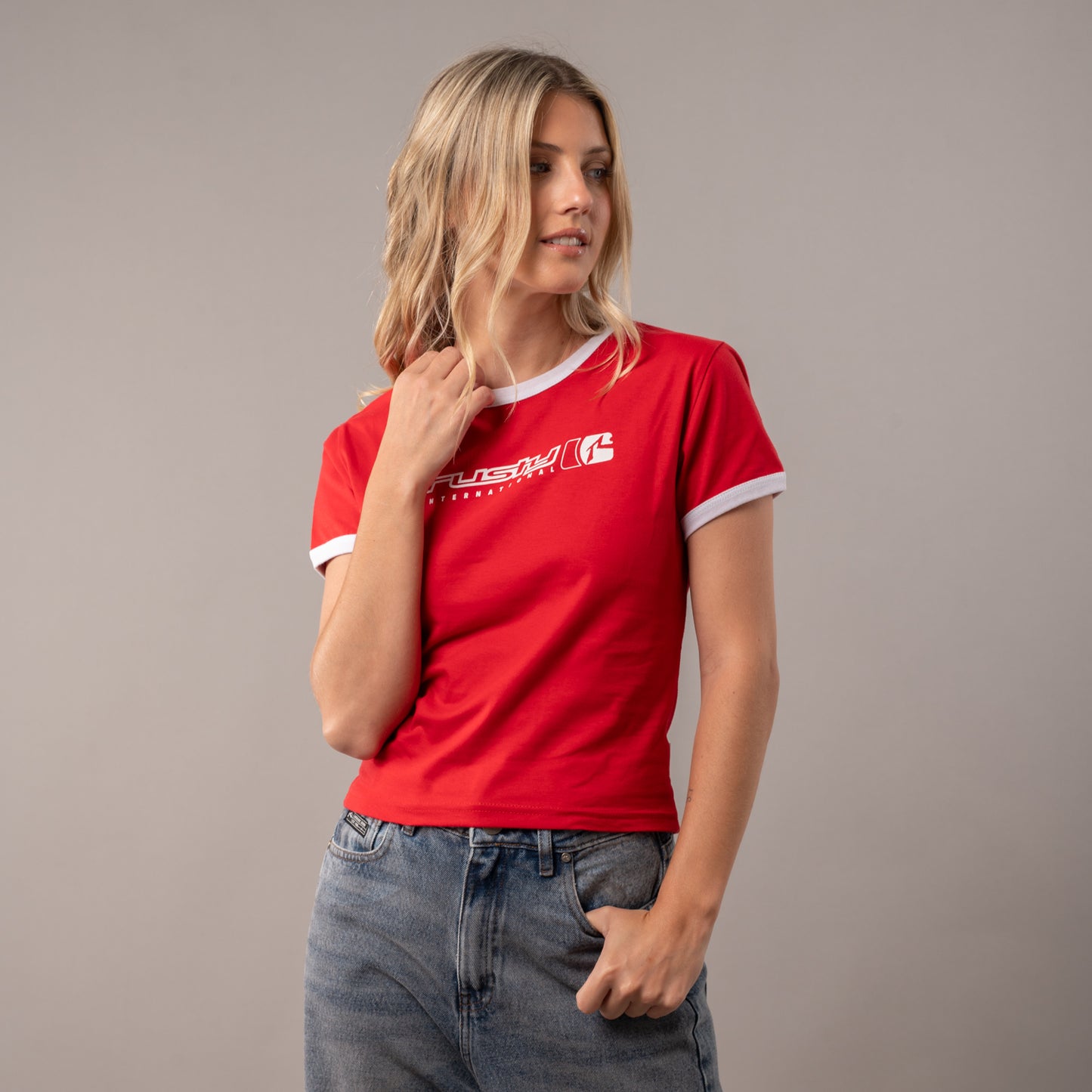 Remera Rusty International Skimmer Ringer Salsa