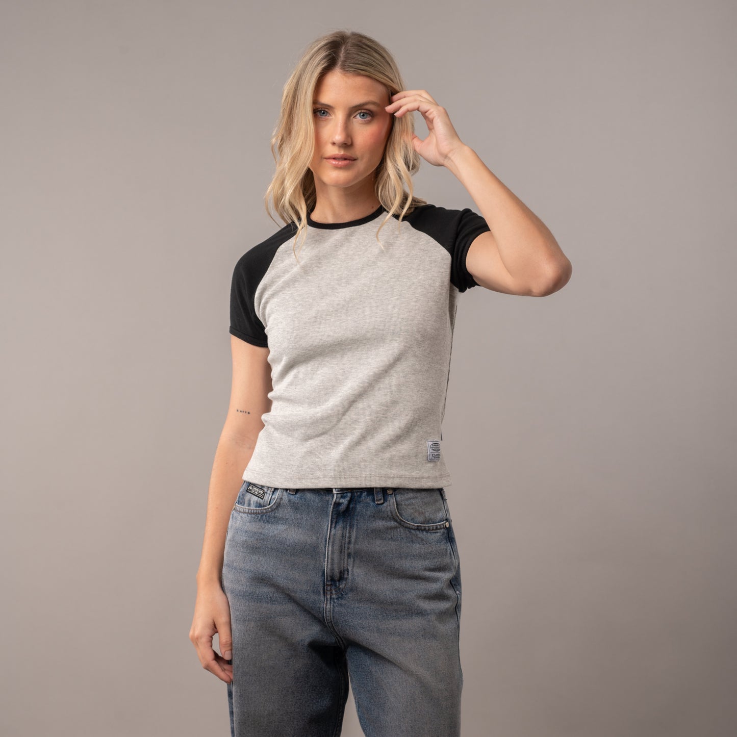 Remera Rusty R2K Raglan Skimmer Ld Grey Marle