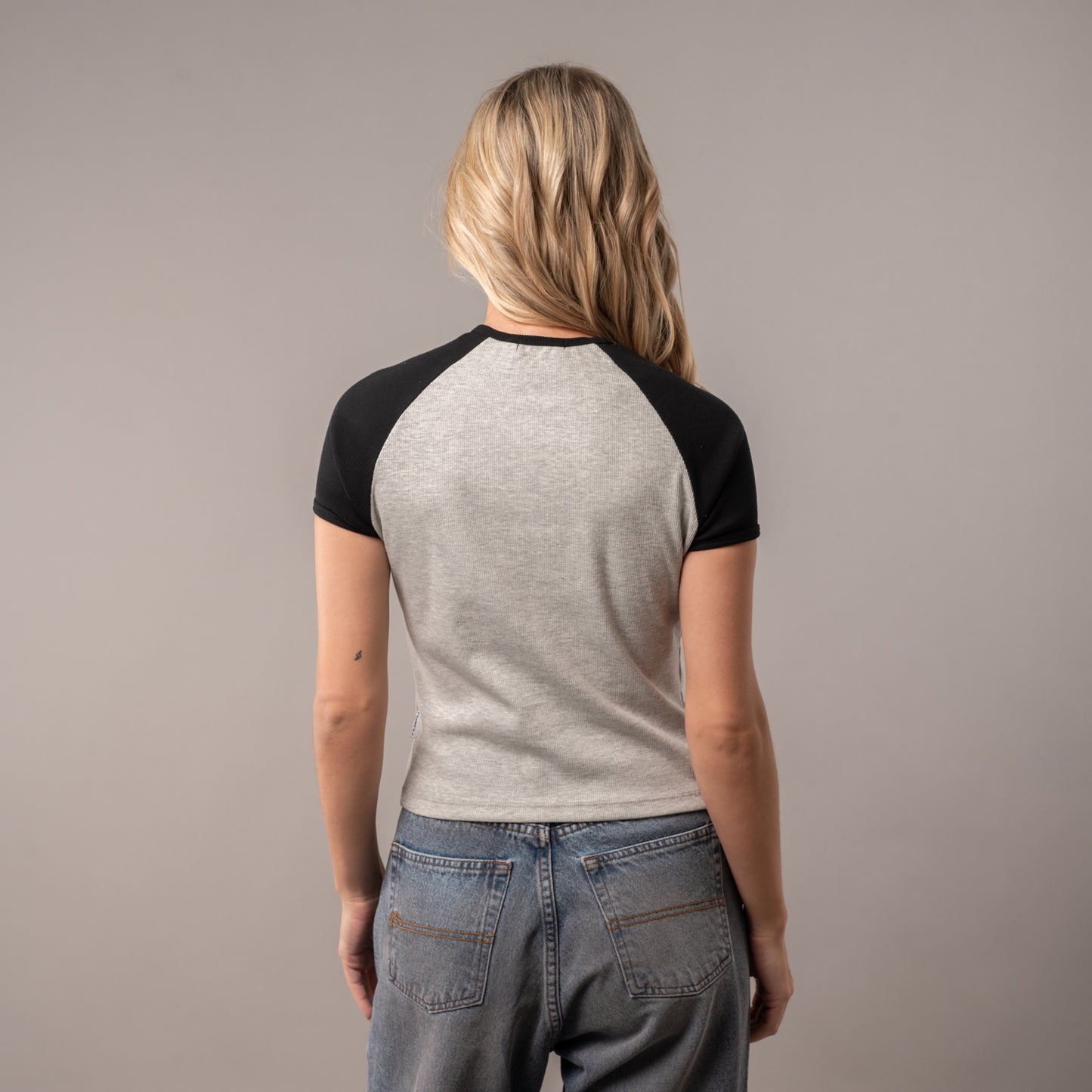 Remera Rusty R2K Raglan Skimmer Ld Grey Marle