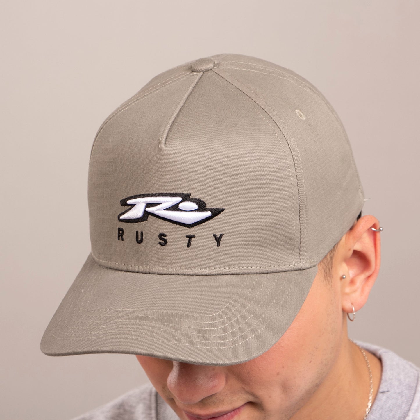 Gorra Rusty Registered Flexfit Abbey Stone