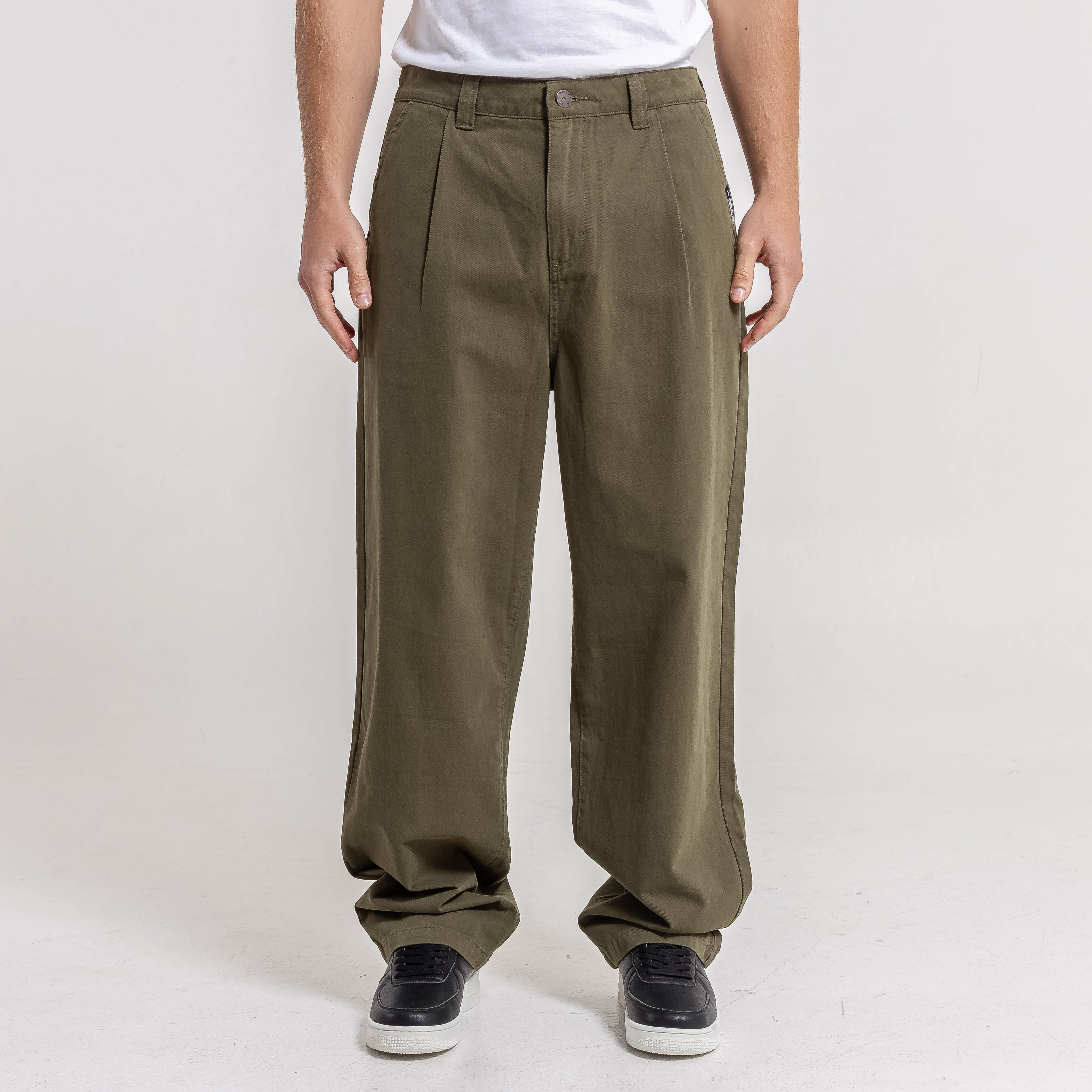 Pantalon Rusty Worldwide Pleat Pant* Army