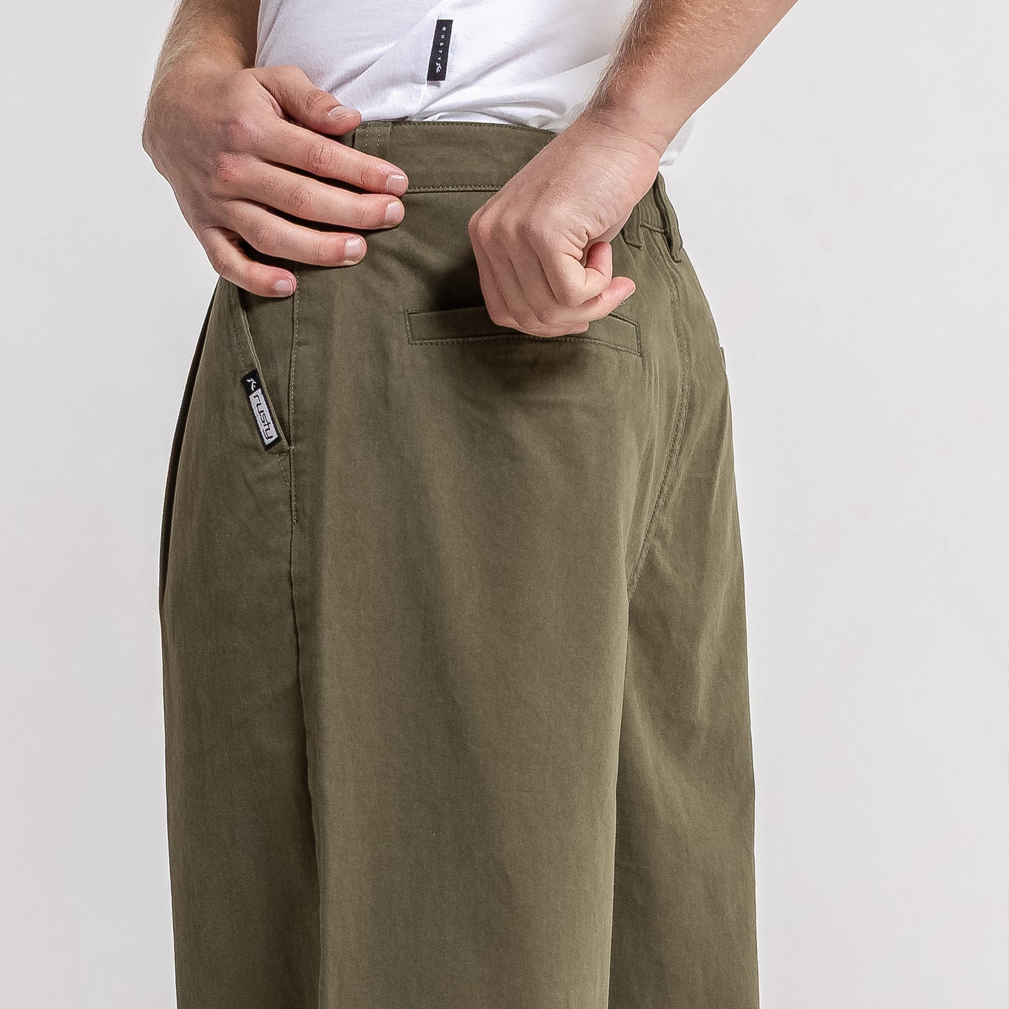 Pantalon Rusty Worldwide Pleat Pant* Army